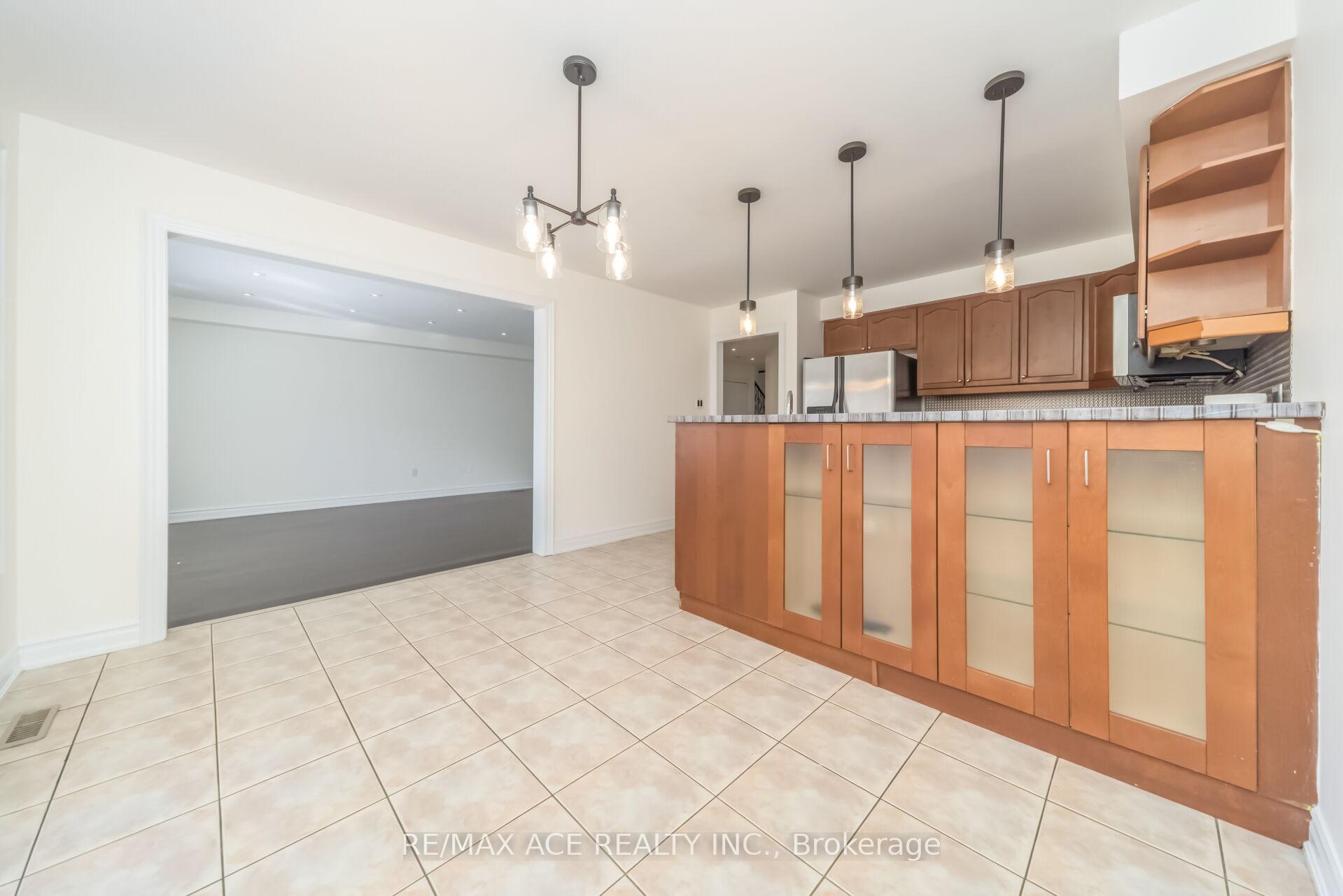 Photo 13 of Unit Main, 86 Treasure Drive, Brampton, Fletcher's Meadow — HOMEH