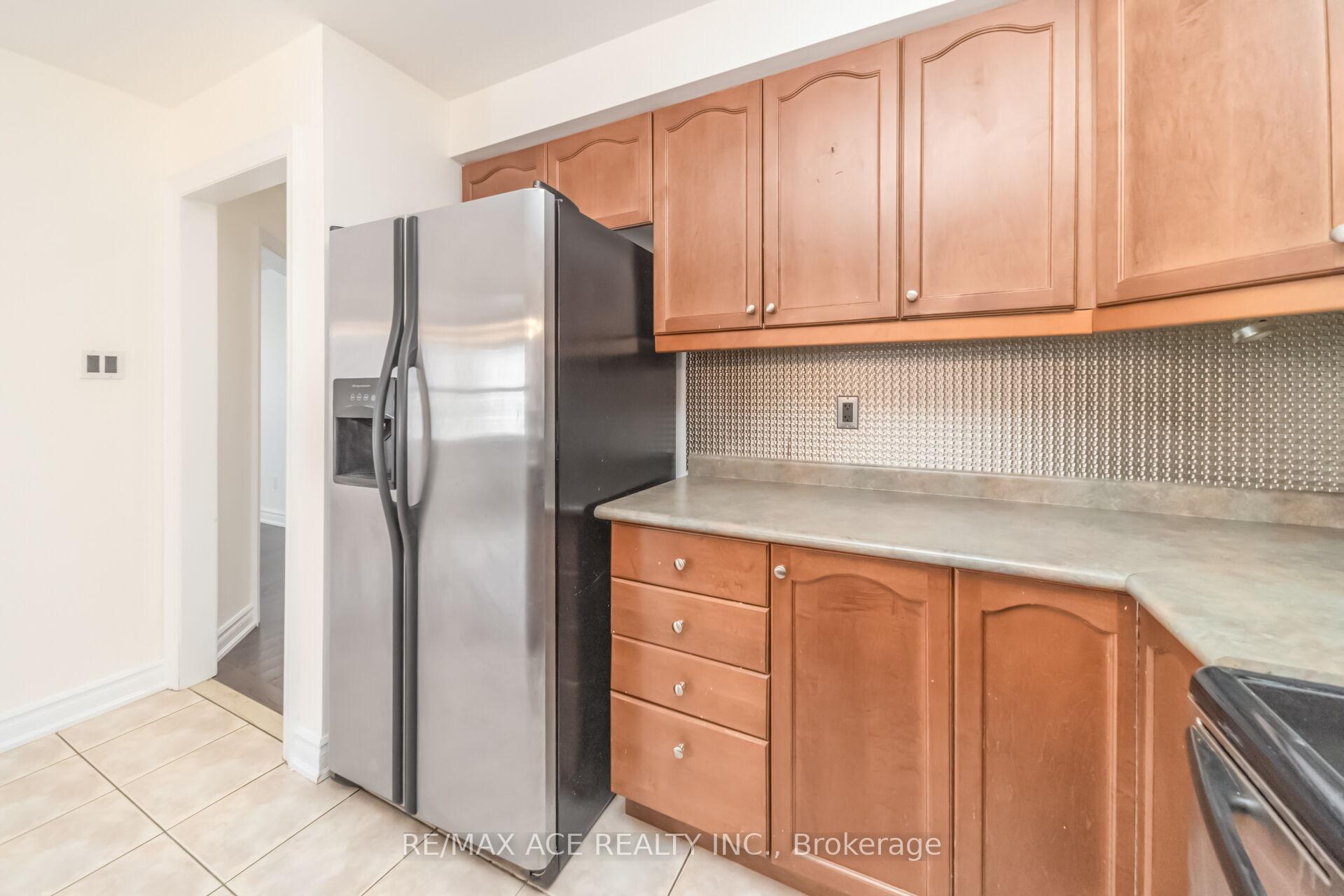 Photo 17 of Unit Main, 86 Treasure Drive, Brampton, Fletcher's Meadow — HOMEH