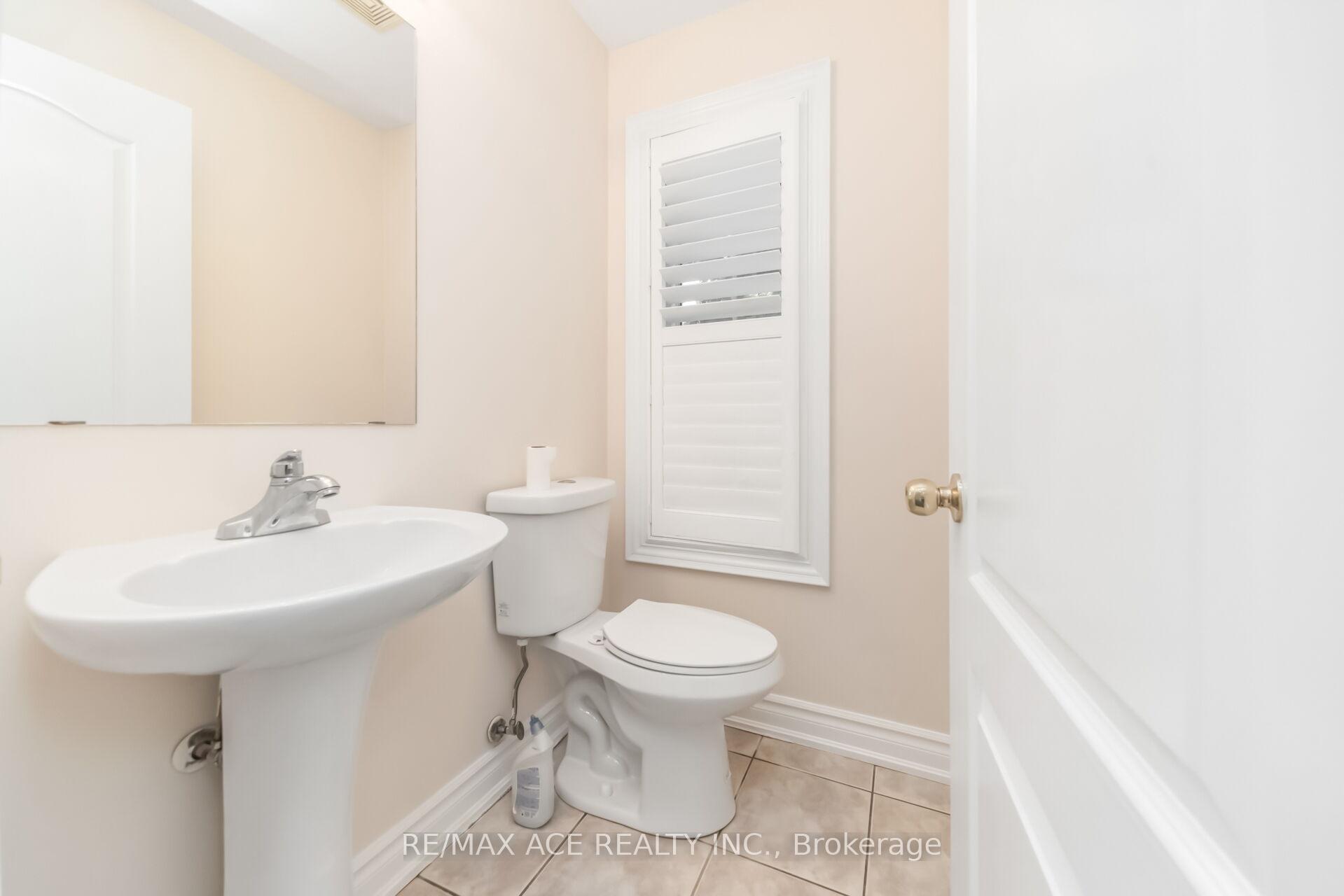 Photo 18 of Unit Main, 86 Treasure Drive, Brampton, Fletcher's Meadow — HOMEH