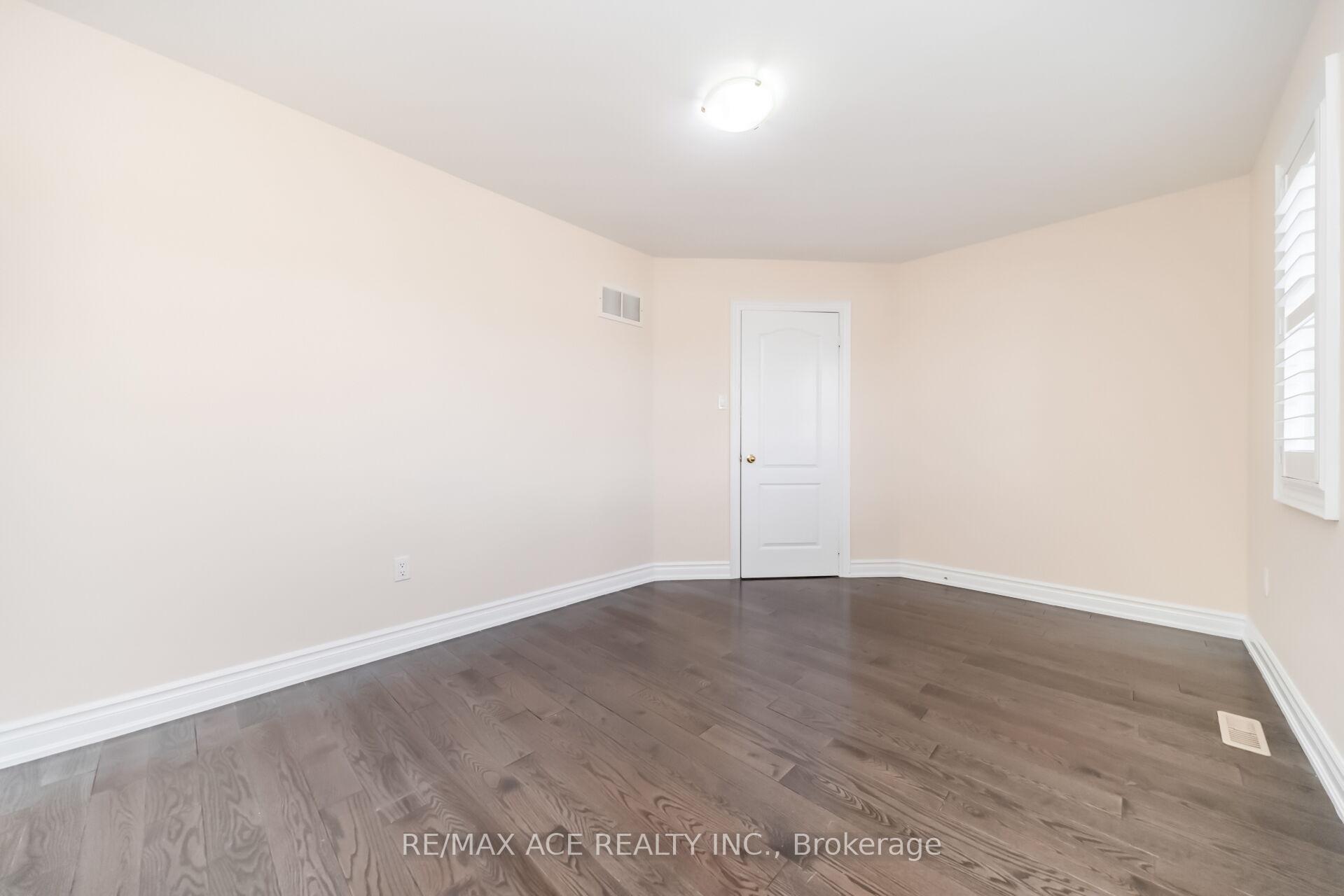 Photo 23 of Unit Main, 86 Treasure Drive, Brampton, Fletcher's Meadow — HOMEH