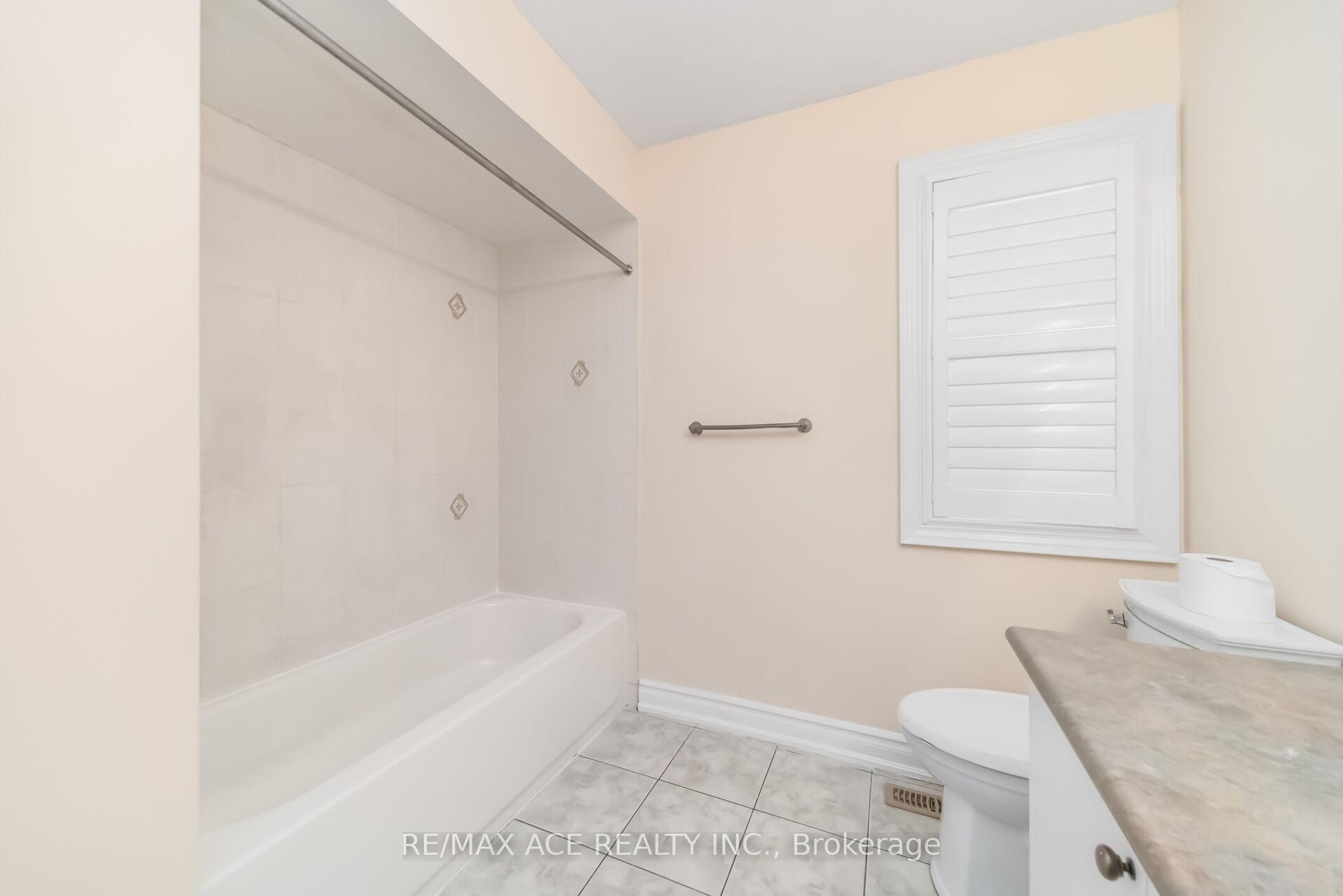 Photo 27 of Unit Main, 86 Treasure Drive, Brampton, Fletcher's Meadow — HOMEH