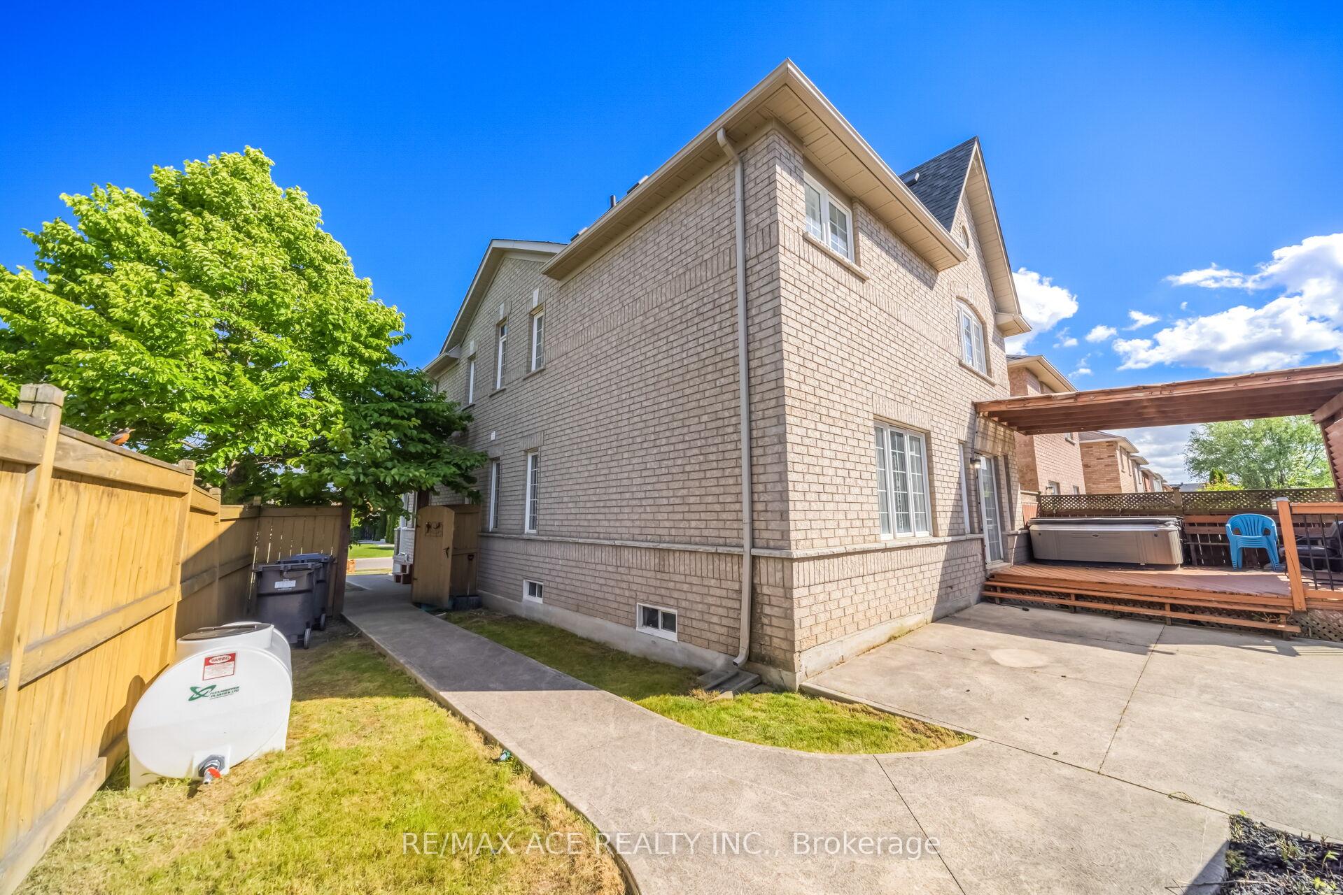 Photo 45 of Unit Main, 86 Treasure Drive, Brampton, Fletcher's Meadow — HOMEH