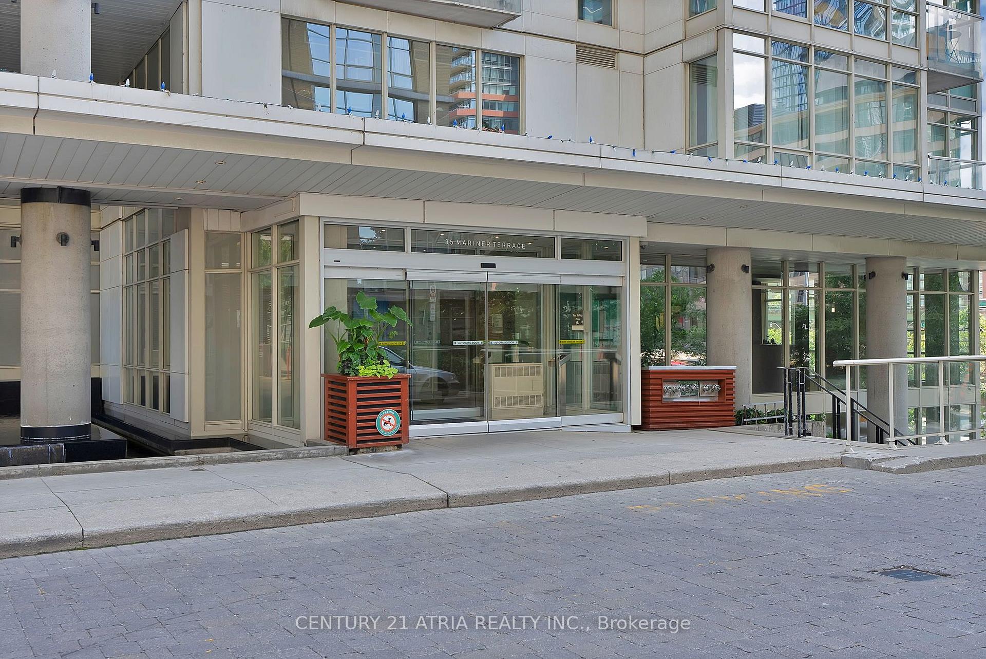 Photo 10 of Unit 2702, 35 Mariner Terrace, Toronto, Waterfront Communities — HOMEH