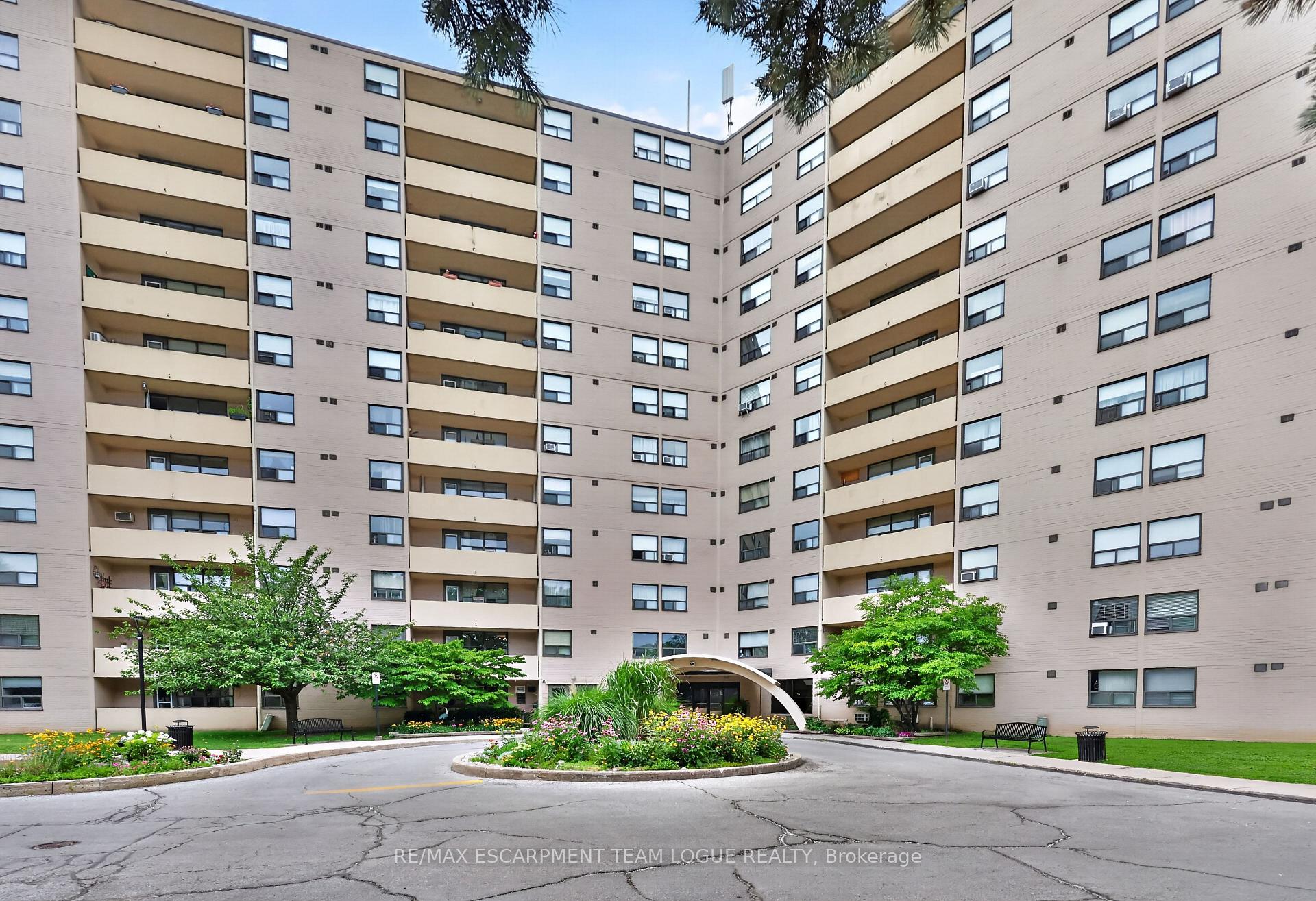 Photo of Unit 401, 700 Dynes Road