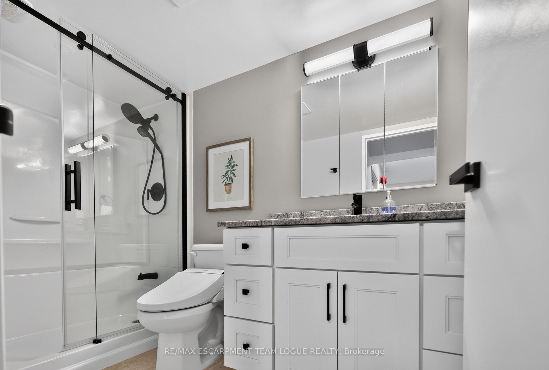 Photo 24 of Unit 401, 700 Dynes Road, Burlington, Roseland — HOMEH