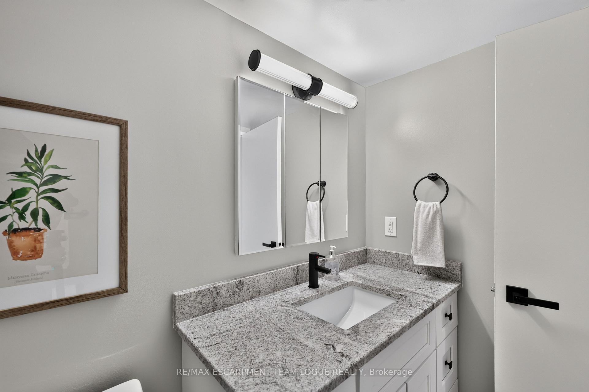 Photo 25 of Unit 401, 700 Dynes Road, Burlington, Roseland — HOMEH