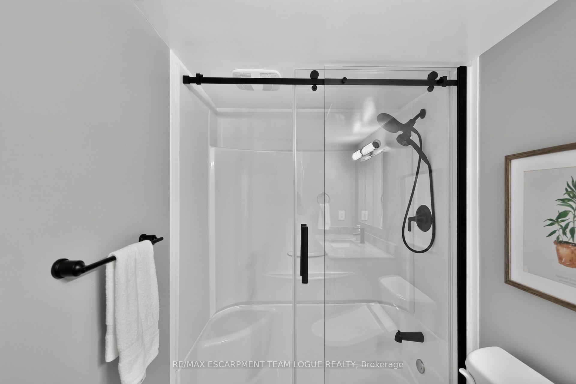 Photo 26 of Unit 401, 700 Dynes Road, Burlington, Roseland — HOMEH
