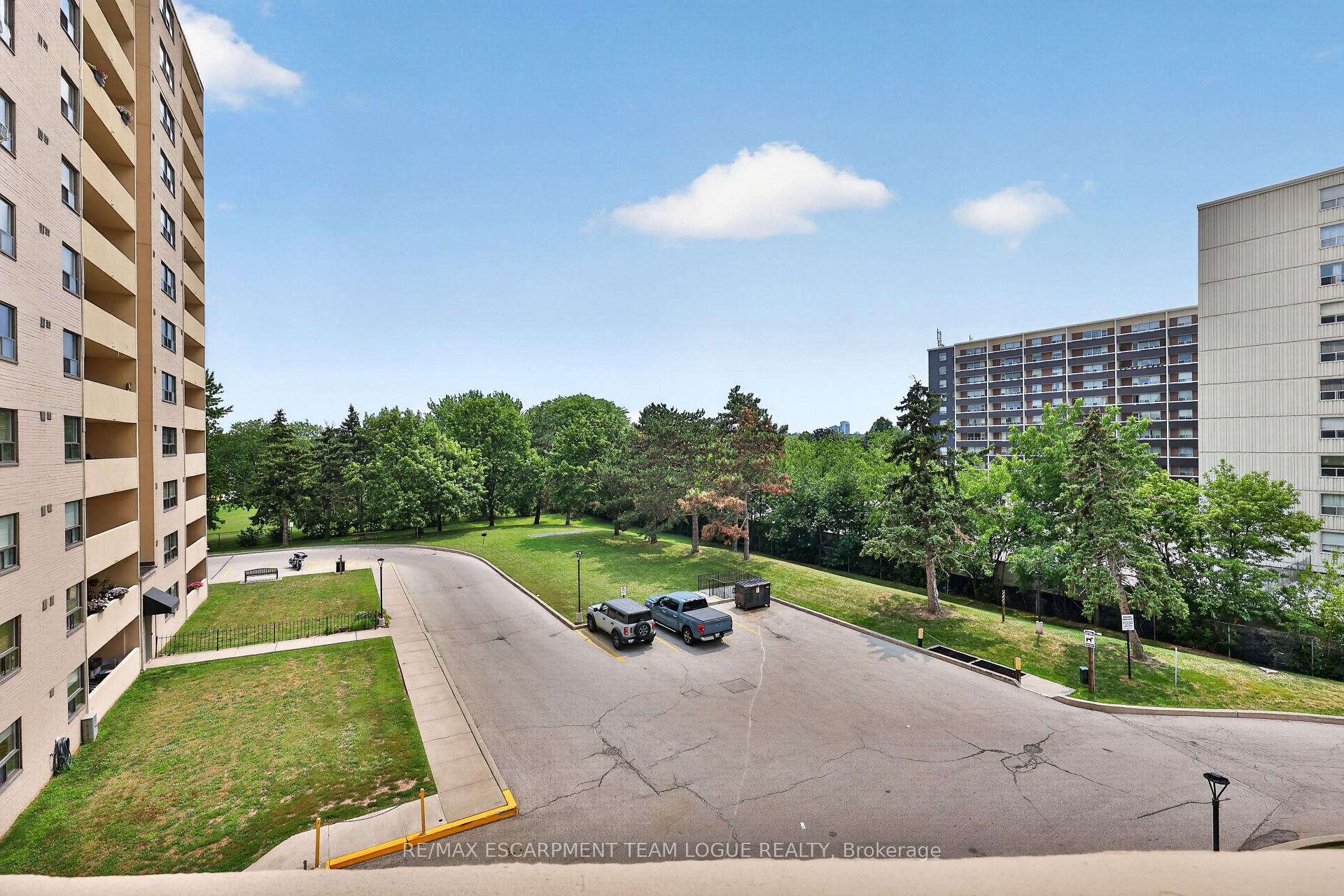 Photo 31 of Unit 401, 700 Dynes Road, Burlington, Roseland — HOMEH