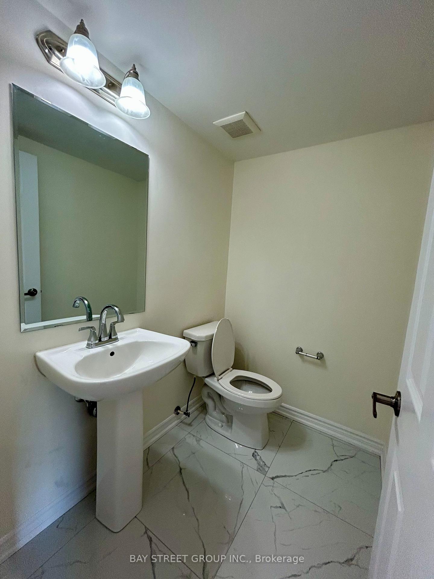 Photo 10 of 2464 Fall Harvest Crescent, Pickering, Rural Pickering — HOMEH