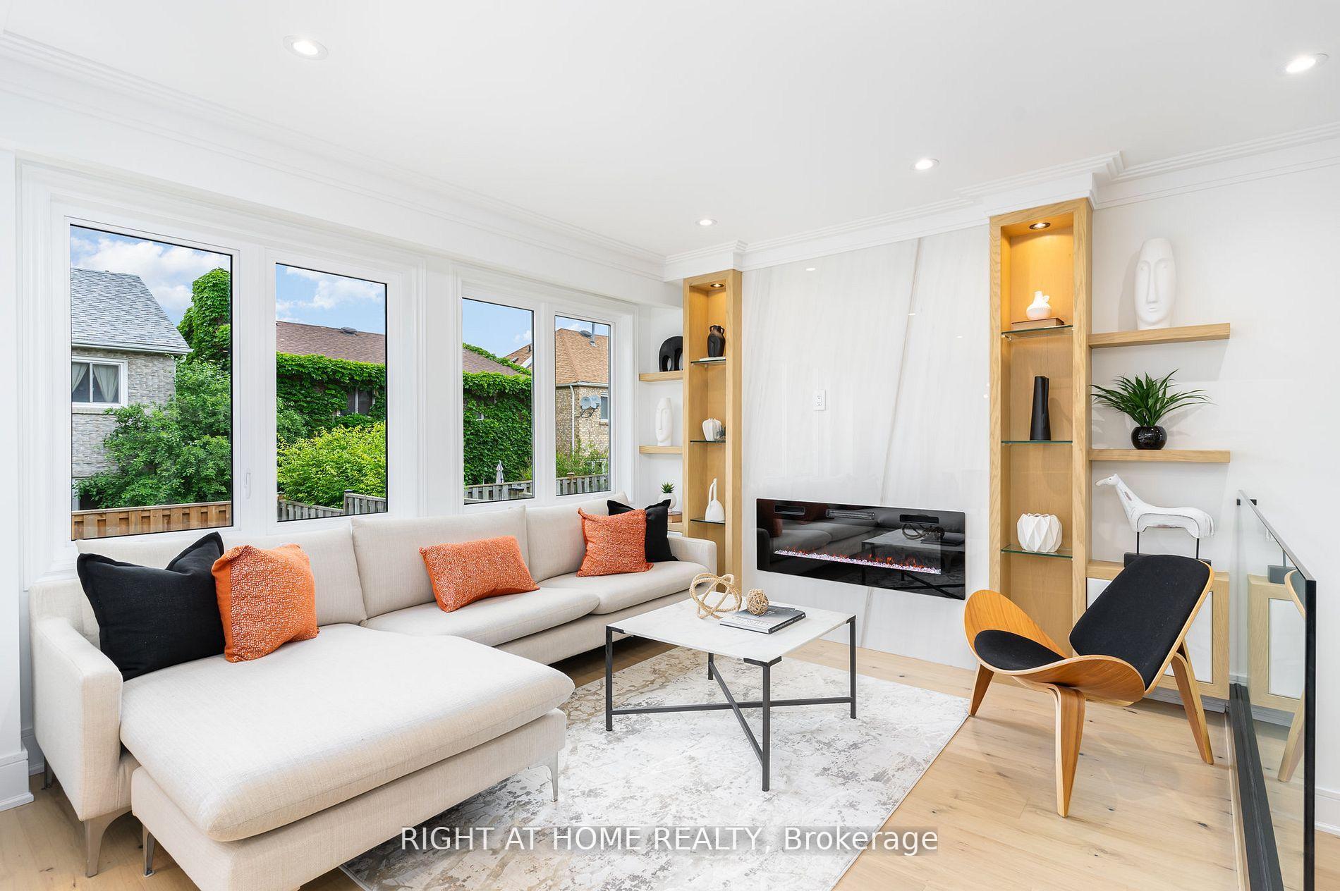 Photo 7 of 42 Jessica Gardens, Vaughan, Crestwood-Springfarm-Yorkhill — HOMEH