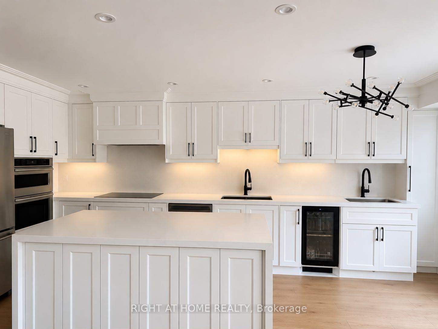 Photo 10 of 42 Jessica Gardens, Vaughan, Crestwood-Springfarm-Yorkhill — HOMEH