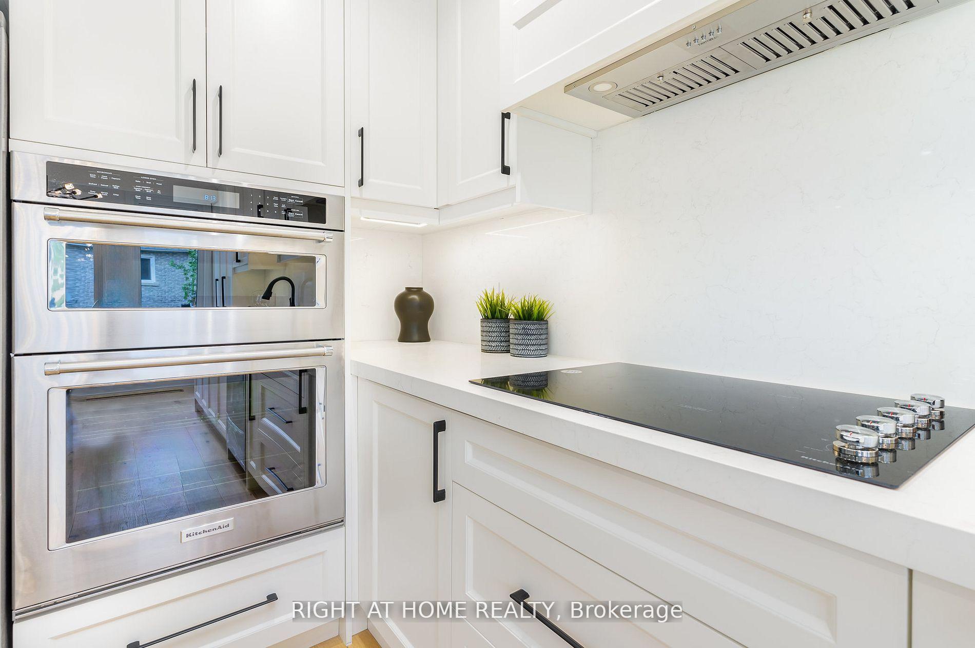Photo 13 of 42 Jessica Gardens, Vaughan, Crestwood-Springfarm-Yorkhill — HOMEH