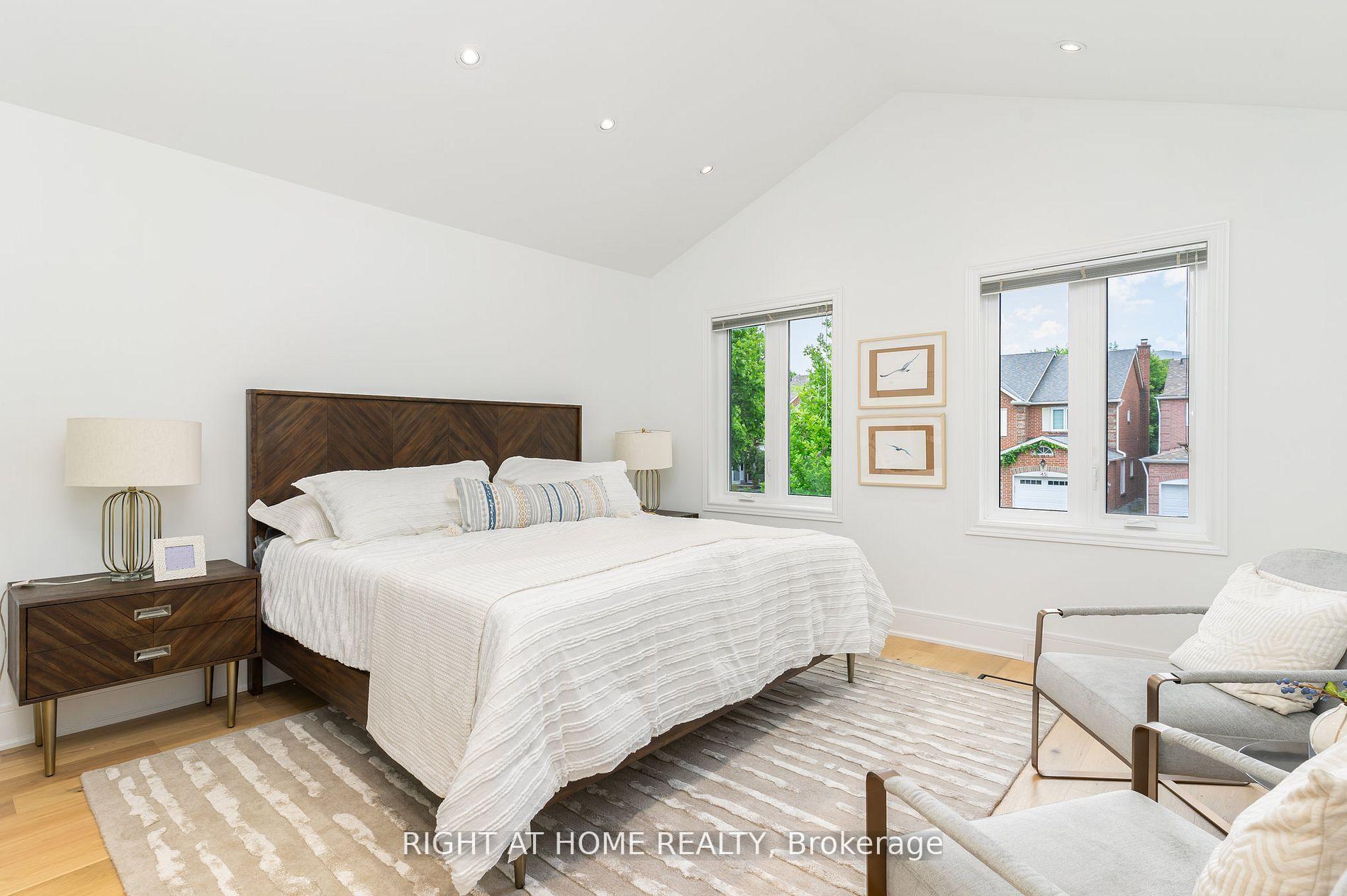 Photo 21 of 42 Jessica Gardens, Vaughan, Crestwood-Springfarm-Yorkhill — HOMEH