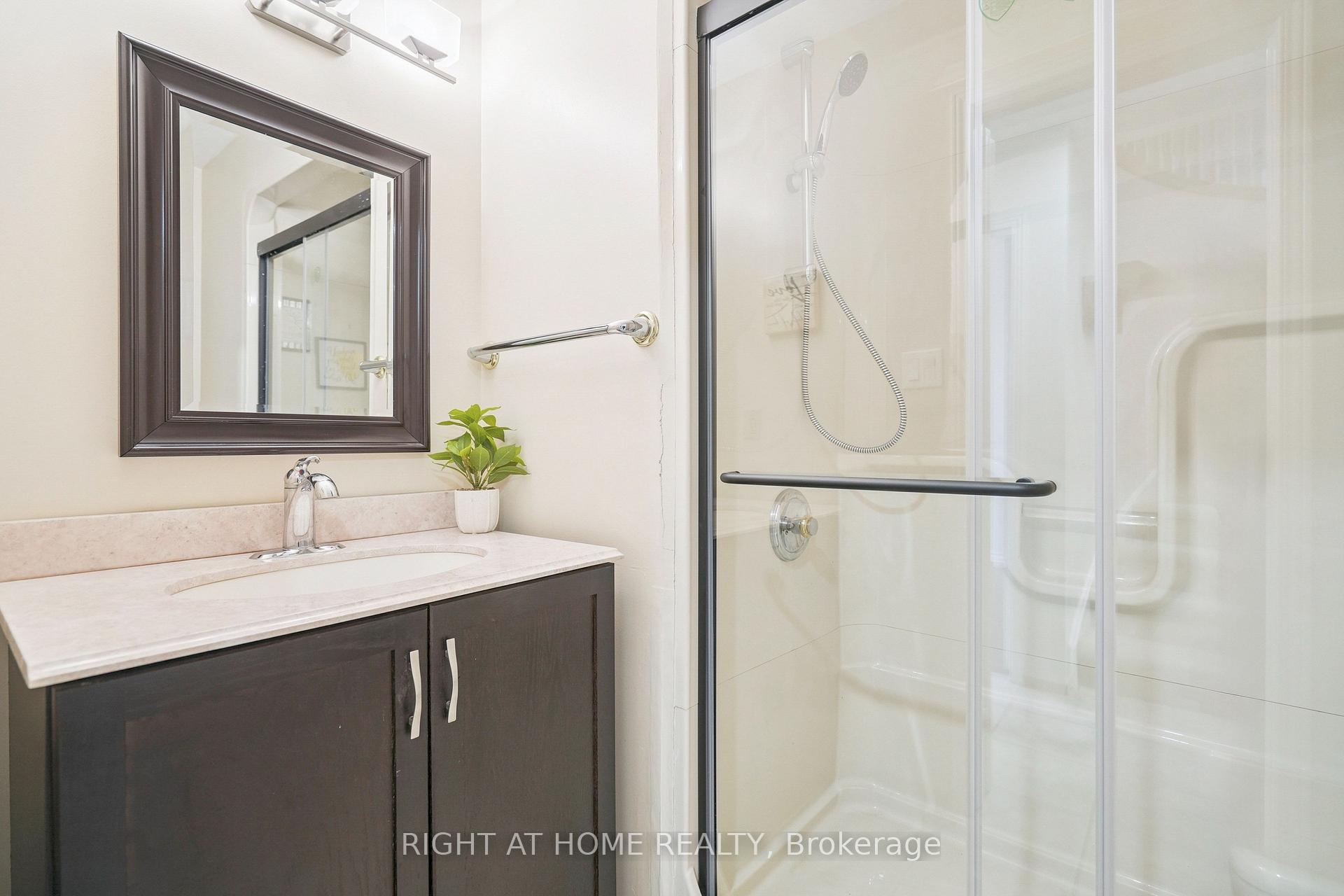 Photo 15 of 309 Amberly Boulevard, Hamilton, Ancaster — HOMEH