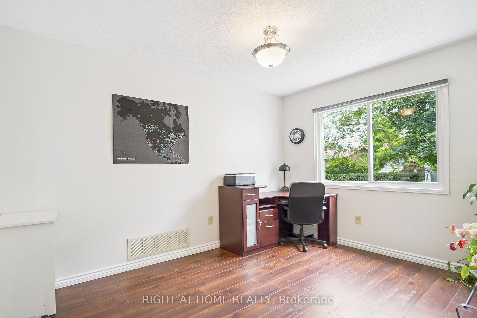 Photo 16 of 309 Amberly Boulevard, Hamilton, Ancaster — HOMEH