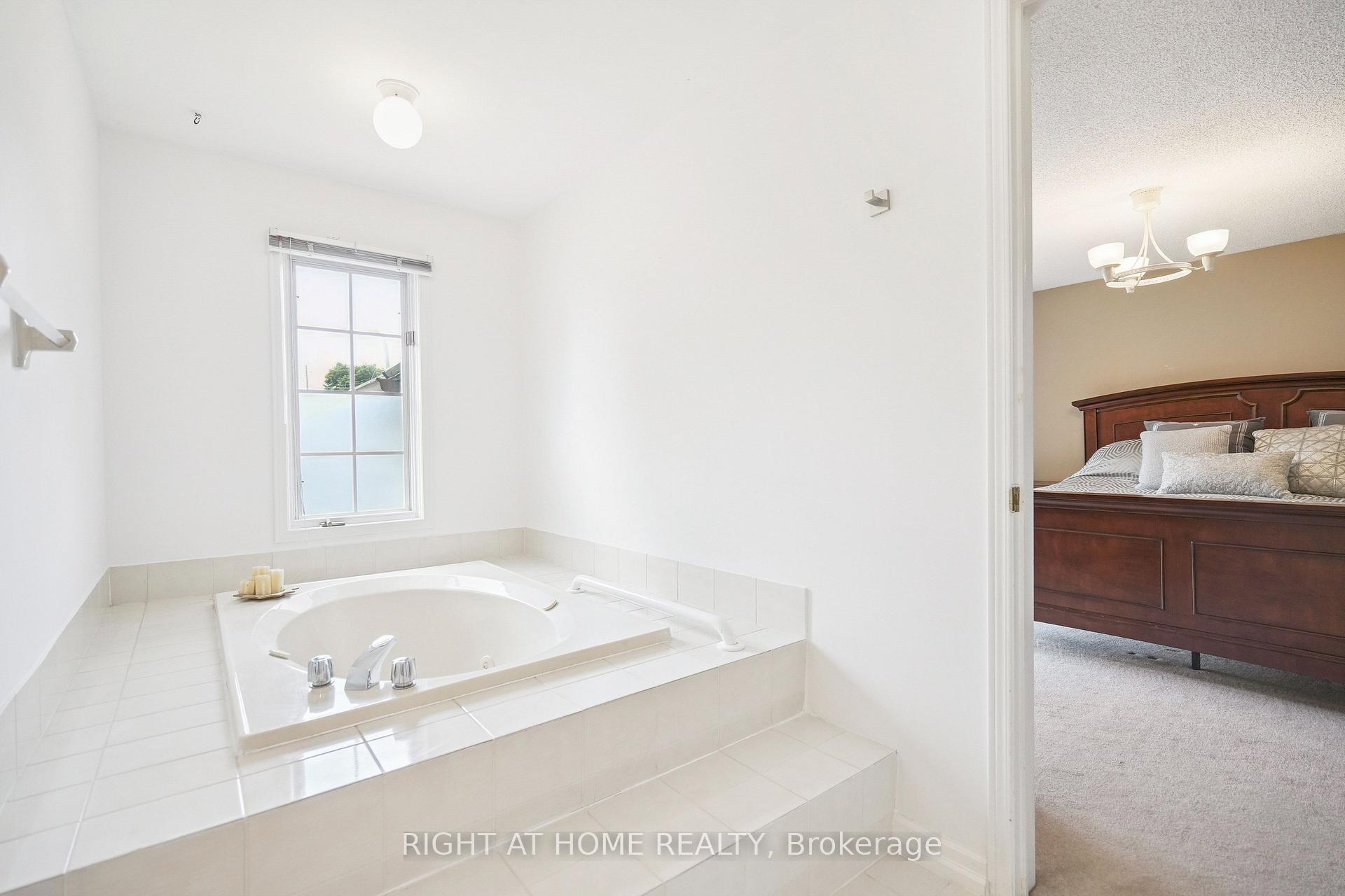 Photo 20 of 309 Amberly Boulevard, Hamilton, Ancaster — HOMEH