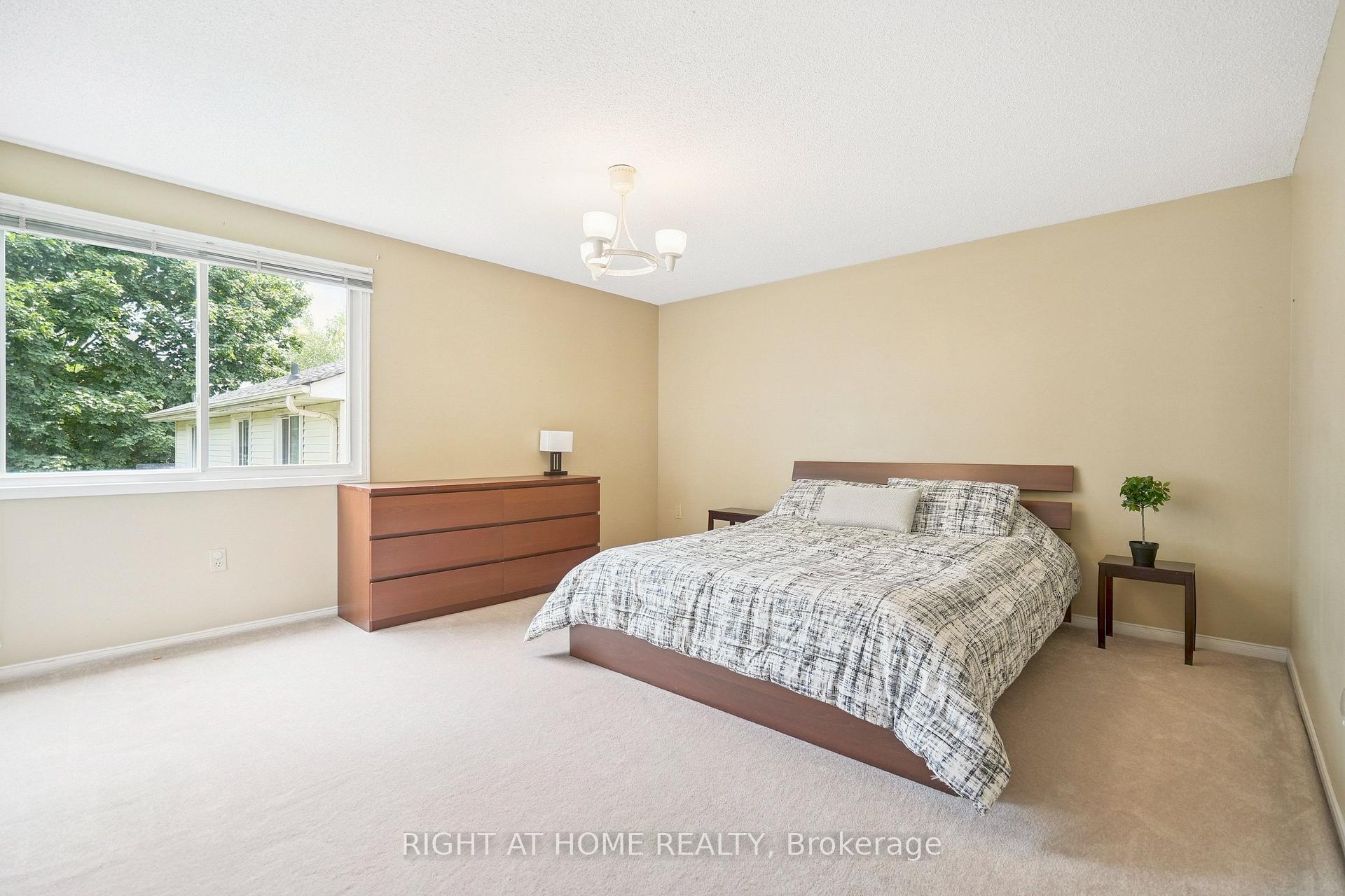 Photo 21 of 309 Amberly Boulevard, Hamilton, Ancaster — HOMEH
