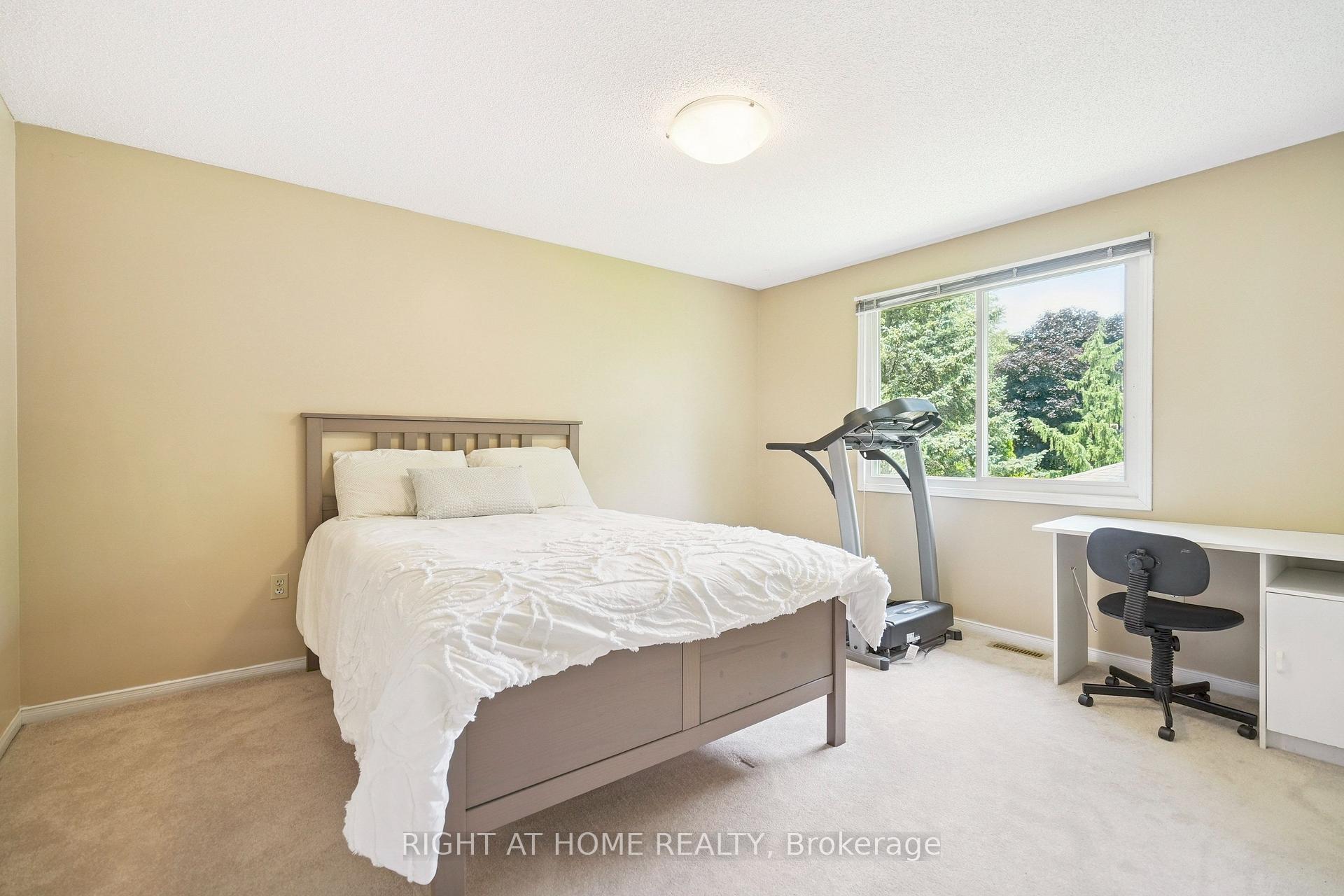 Photo 24 of 309 Amberly Boulevard, Hamilton, Ancaster — HOMEH