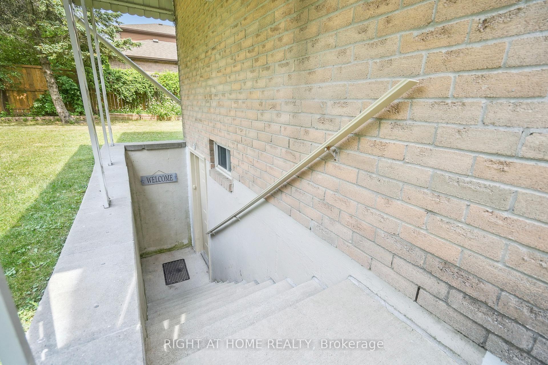 Photo 25 of 309 Amberly Boulevard, Hamilton, Ancaster — HOMEH