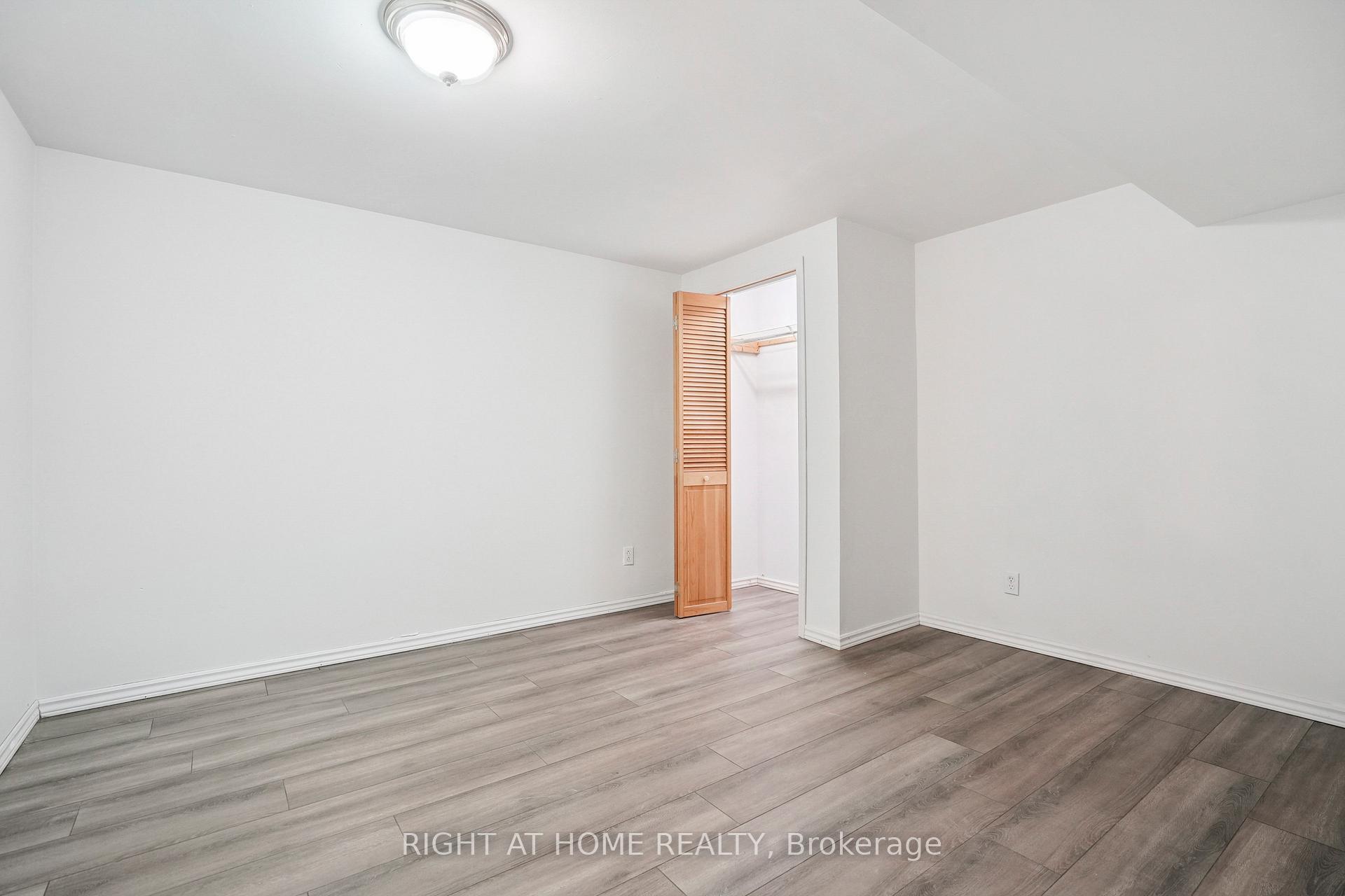 Photo 29 of 309 Amberly Boulevard, Hamilton, Ancaster — HOMEH