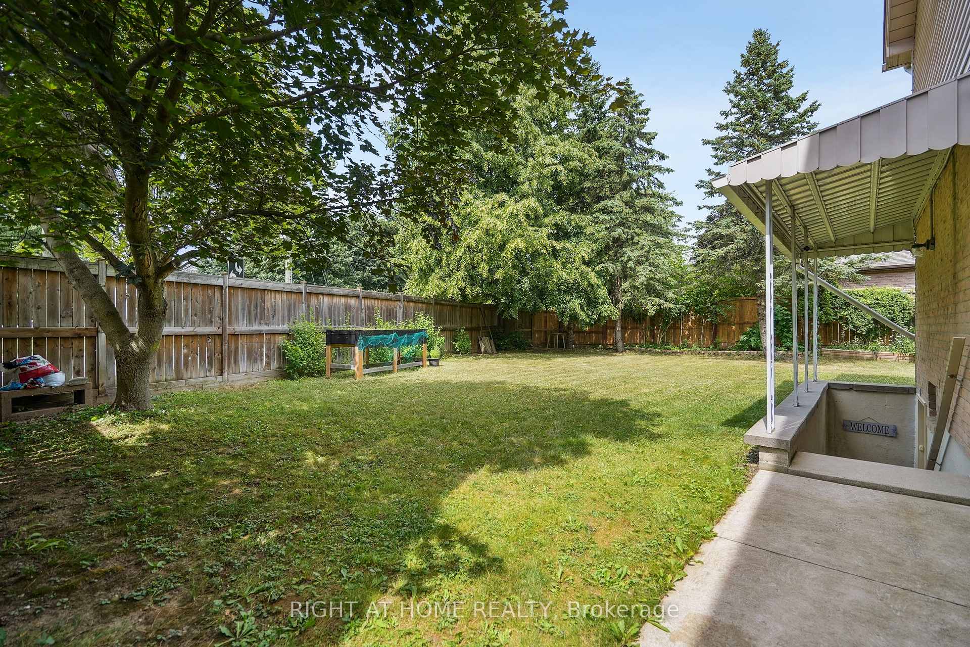 Photo 34 of 309 Amberly Boulevard, Hamilton, Ancaster — HOMEH