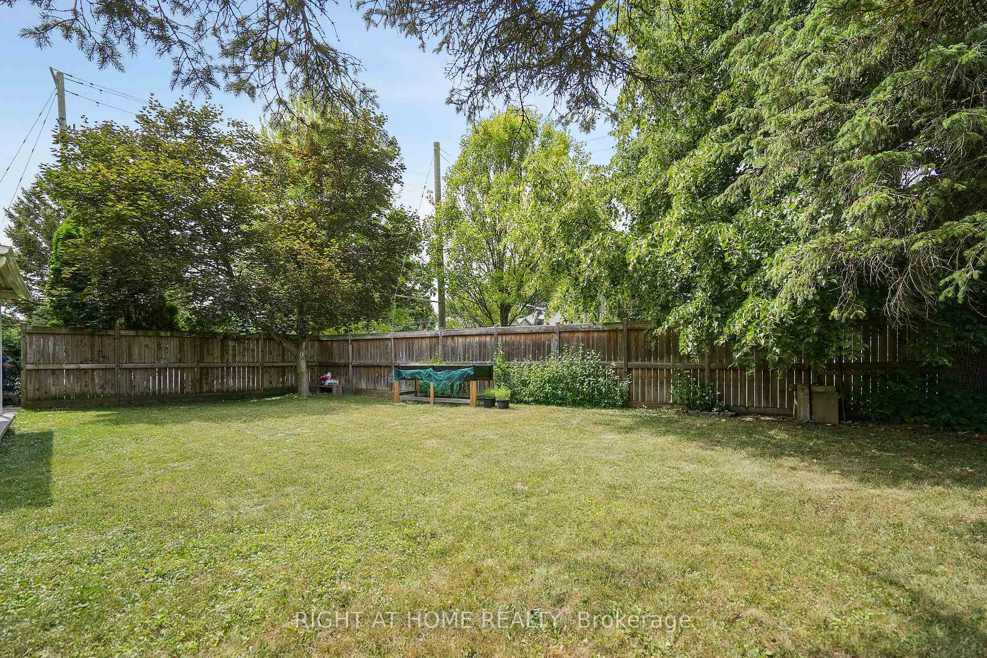Photo 35 of 309 Amberly Boulevard, Hamilton, Ancaster — HOMEH