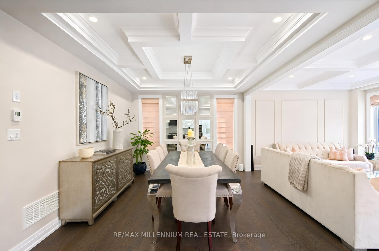Photo 8 of 18 Boone Crescent, Vaughan, Kleinburg — HOMEH