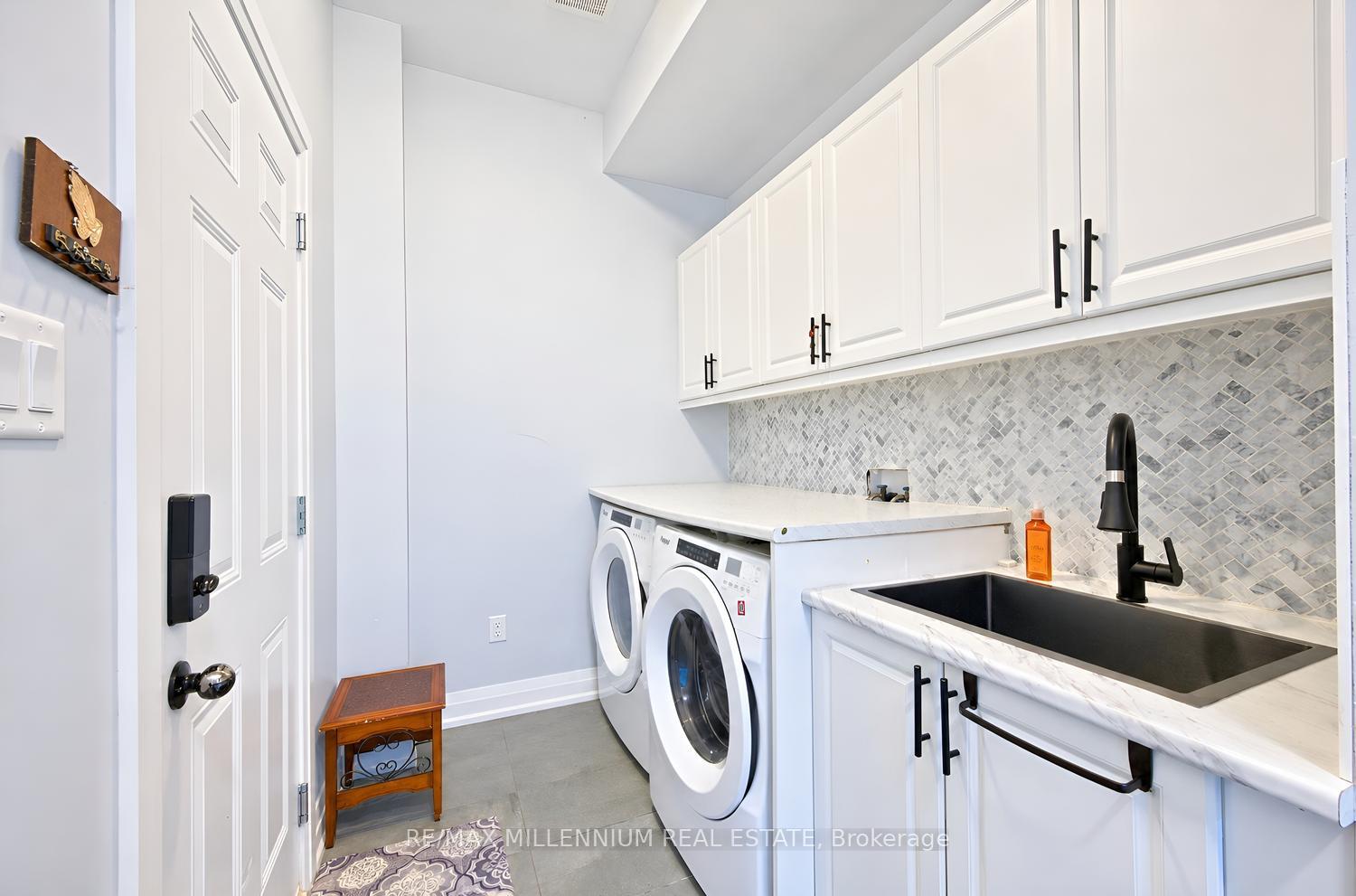 Photo 21 of 18 Boone Crescent, Vaughan, Kleinburg — HOMEH