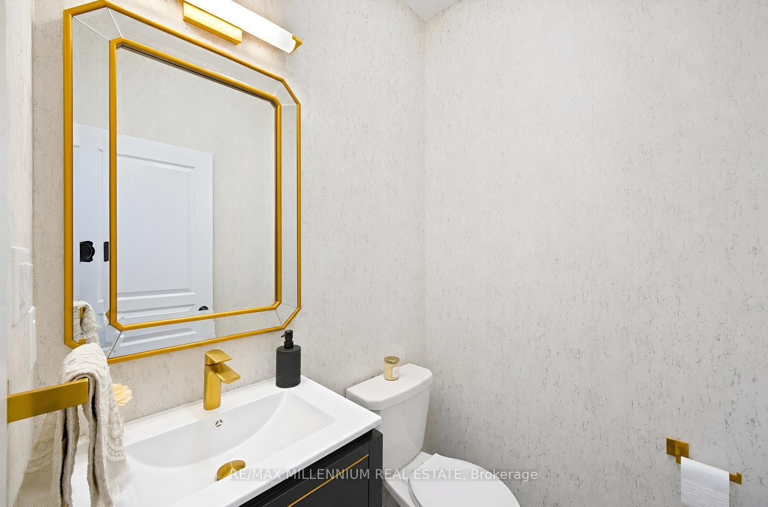 Photo 22 of 18 Boone Crescent, Vaughan, Kleinburg — HOMEH