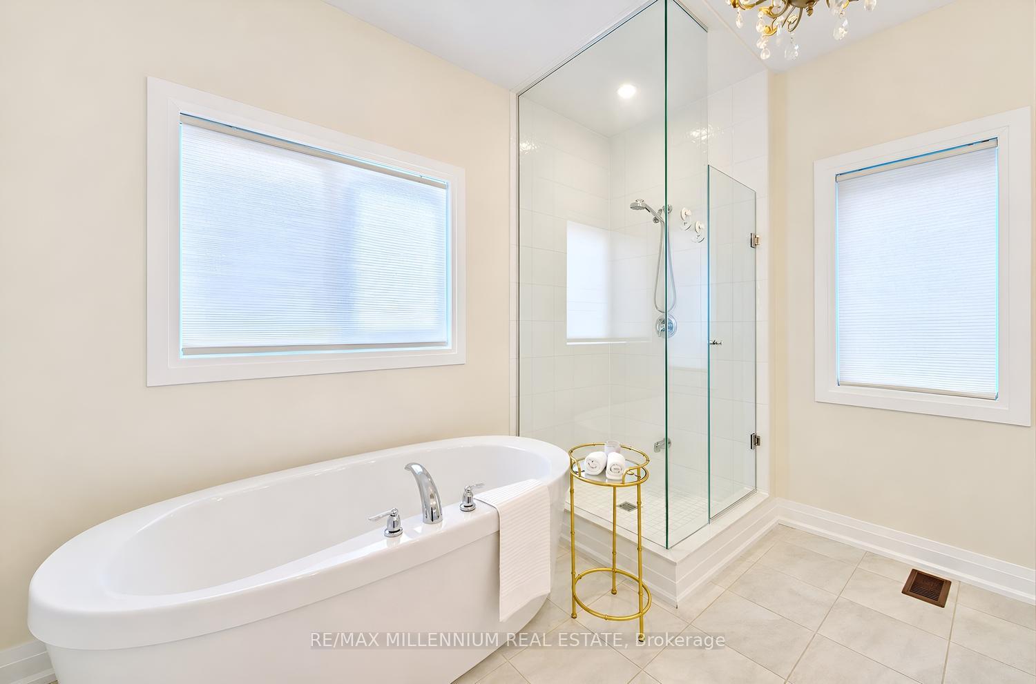 Photo 30 of 18 Boone Crescent, Vaughan, Kleinburg — HOMEH