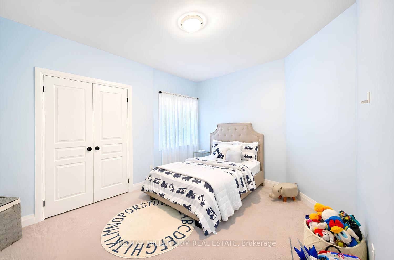 Photo 32 of 18 Boone Crescent, Vaughan, Kleinburg — HOMEH