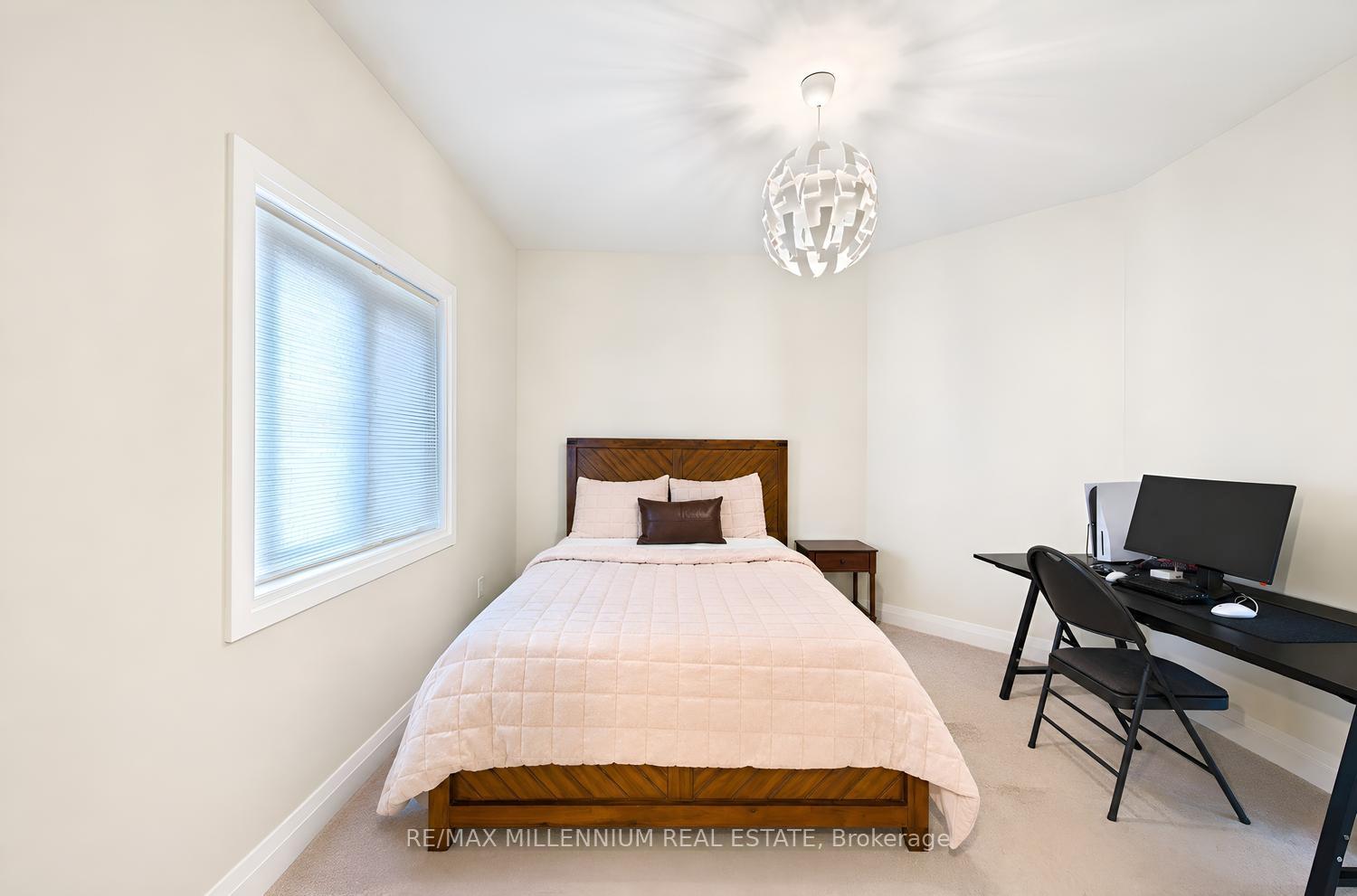 Photo 36 of 18 Boone Crescent, Vaughan, Kleinburg — HOMEH