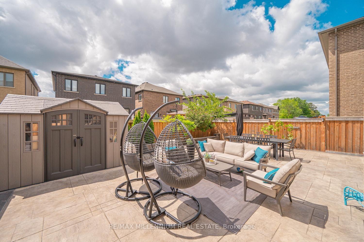 Photo 40 of 18 Boone Crescent, Vaughan, Kleinburg — HOMEH