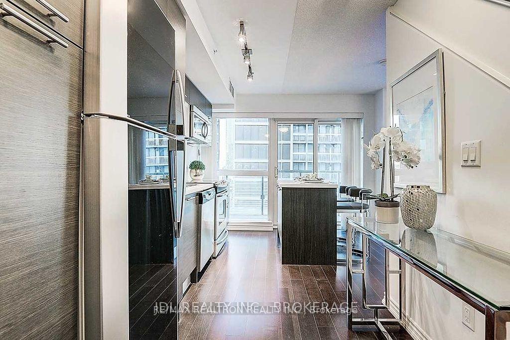 Photo 5 of Unit 1112, 386 Yonge Street, Toronto, Bay Street Corridor — HOMEH