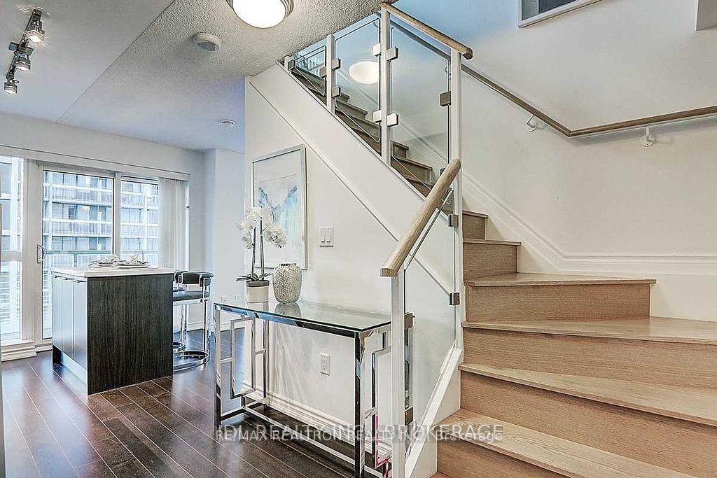 Photo 6 of Unit 1112, 386 Yonge Street, Toronto, Bay Street Corridor — HOMEH