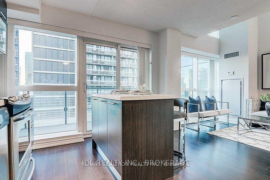 Photo 8 of Unit 1112, 386 Yonge Street, Toronto, Bay Street Corridor — HOMEH