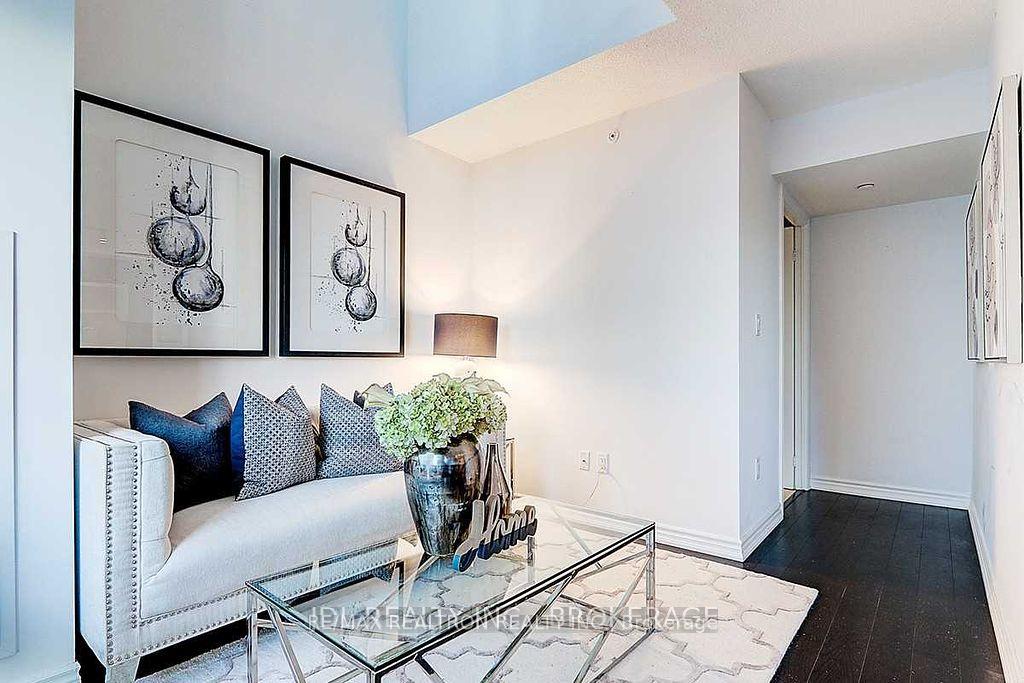 Photo 11 of Unit 1112, 386 Yonge Street, Toronto, Bay Street Corridor — HOMEH