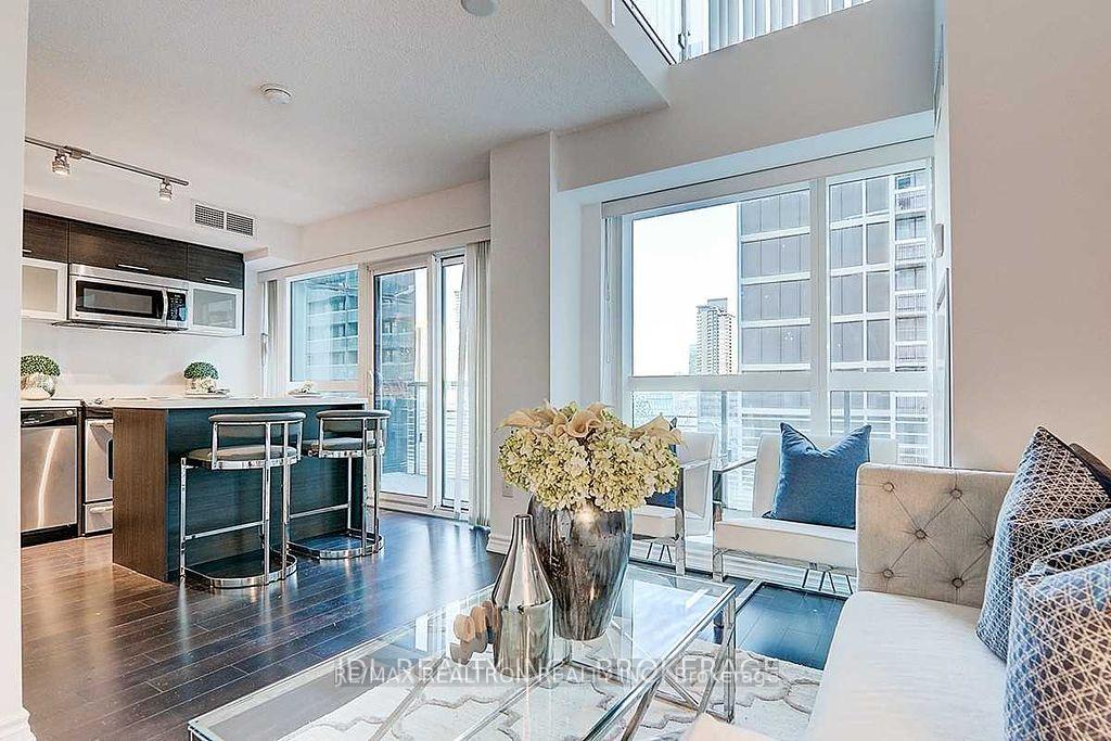 Photo 15 of Unit 1112, 386 Yonge Street, Toronto, Bay Street Corridor — HOMEH