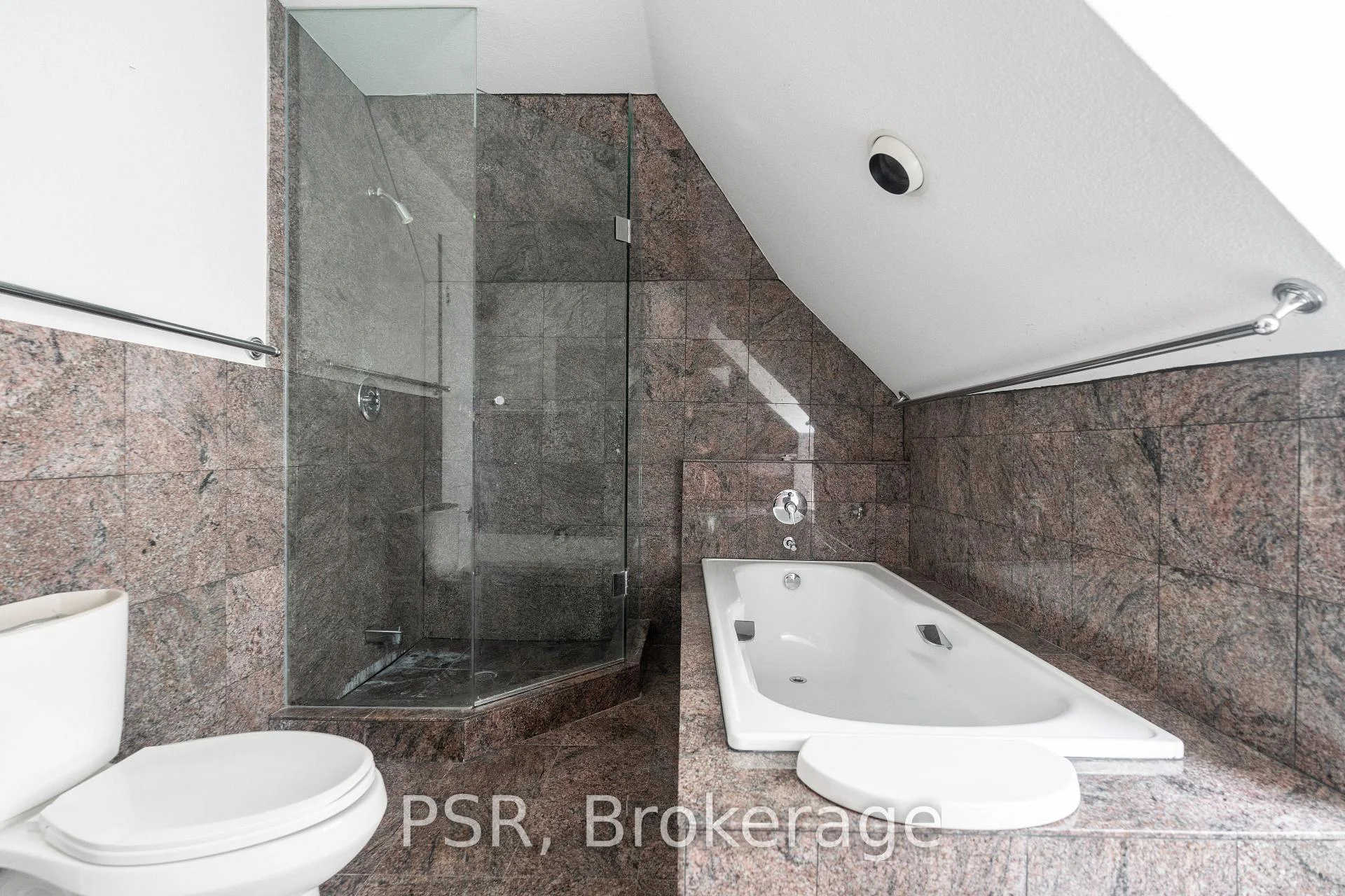 Photo 8 of Unit 3RD FL, 25 Coulson Avenue, Toronto, Forest Hill South — HOMEH
