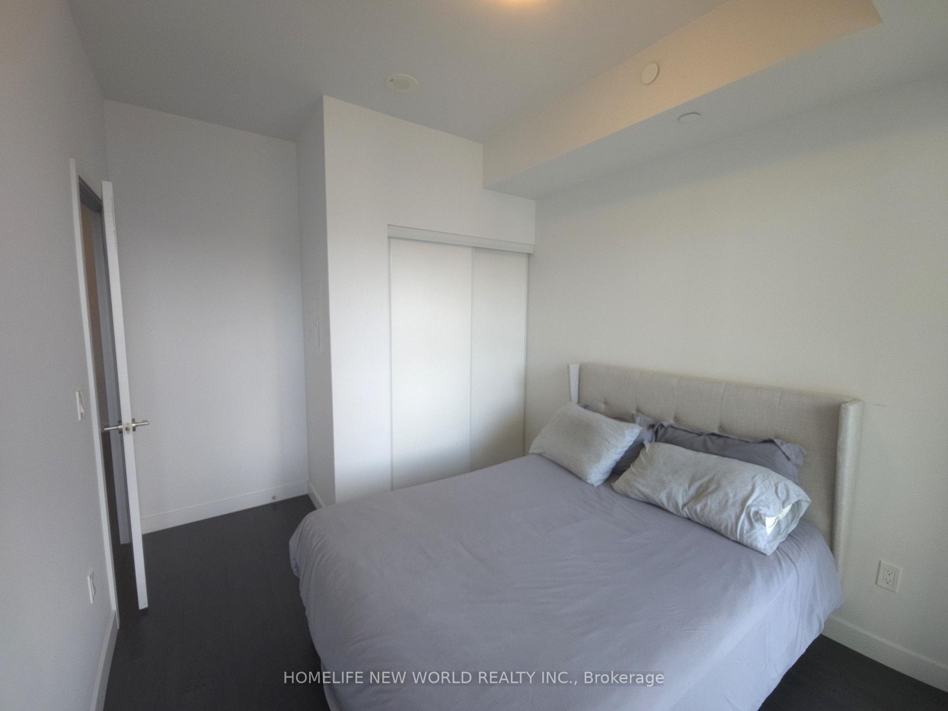 Photo 6 of Unit 506, 8 Eglinton Avenue E, Toronto, Mount Pleasant West — HOMEH