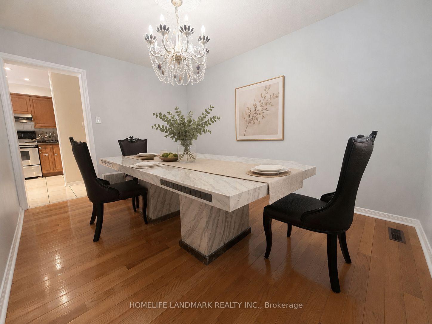 Photo 4 of 4674 Antelope Crescent, Mississauga, Hurontario — HOMEH