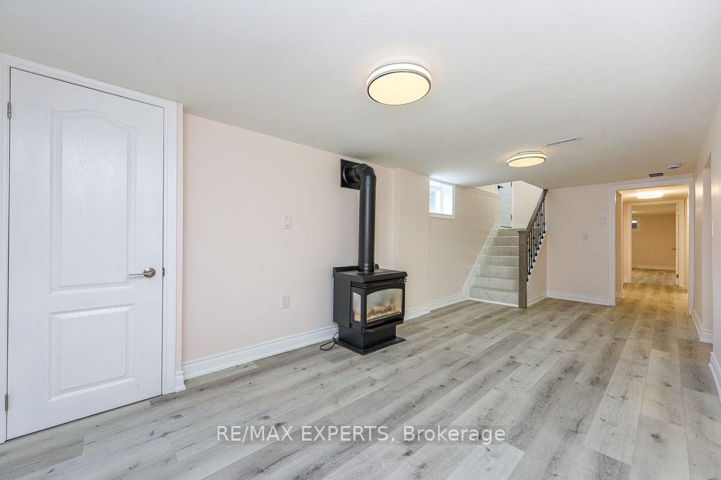 Photo 4 of 22 Rubydale Gardens, North York, Humber Summit — HOMEH