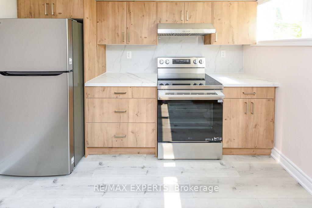Photo 6 of 22 Rubydale Gardens, North York, Humber Summit — HOMEH