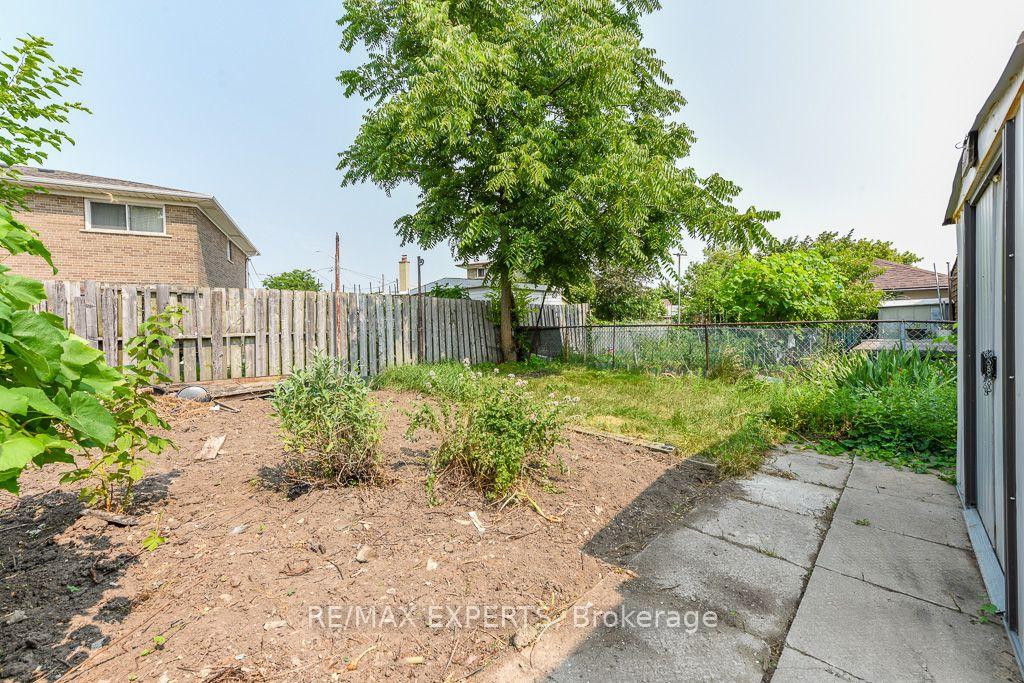 Photo 19 of 22 Rubydale Gardens, North York, Humber Summit — HOMEH