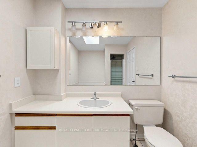 Photo 11 of 601 Roehampton Avenue, Toronto, Mount Pleasant East — HOMEH