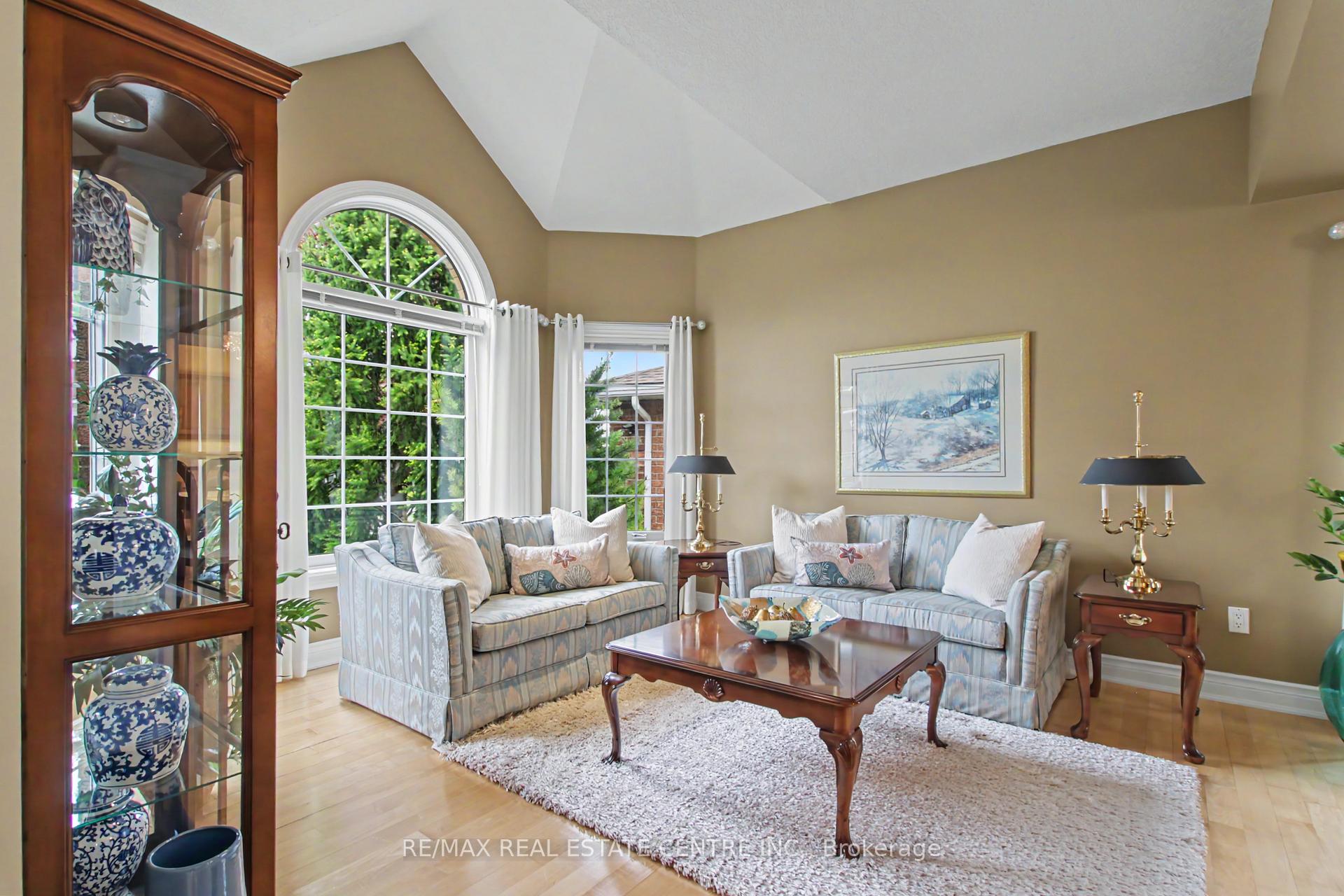 Photo 8 of 183 Taylor Avenue, Cambridge, Christopher-Champlain — HOMEH