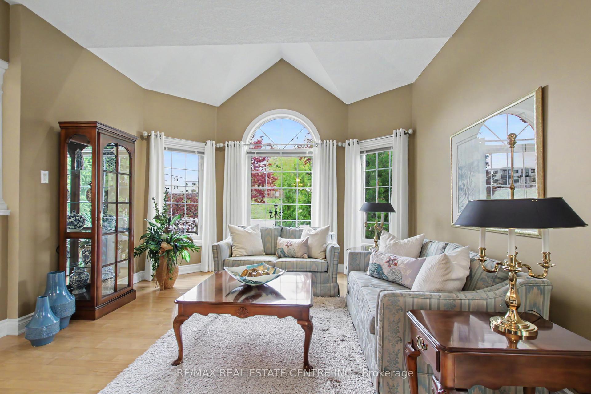 Photo 9 of 183 Taylor Avenue, Cambridge, Christopher-Champlain — HOMEH