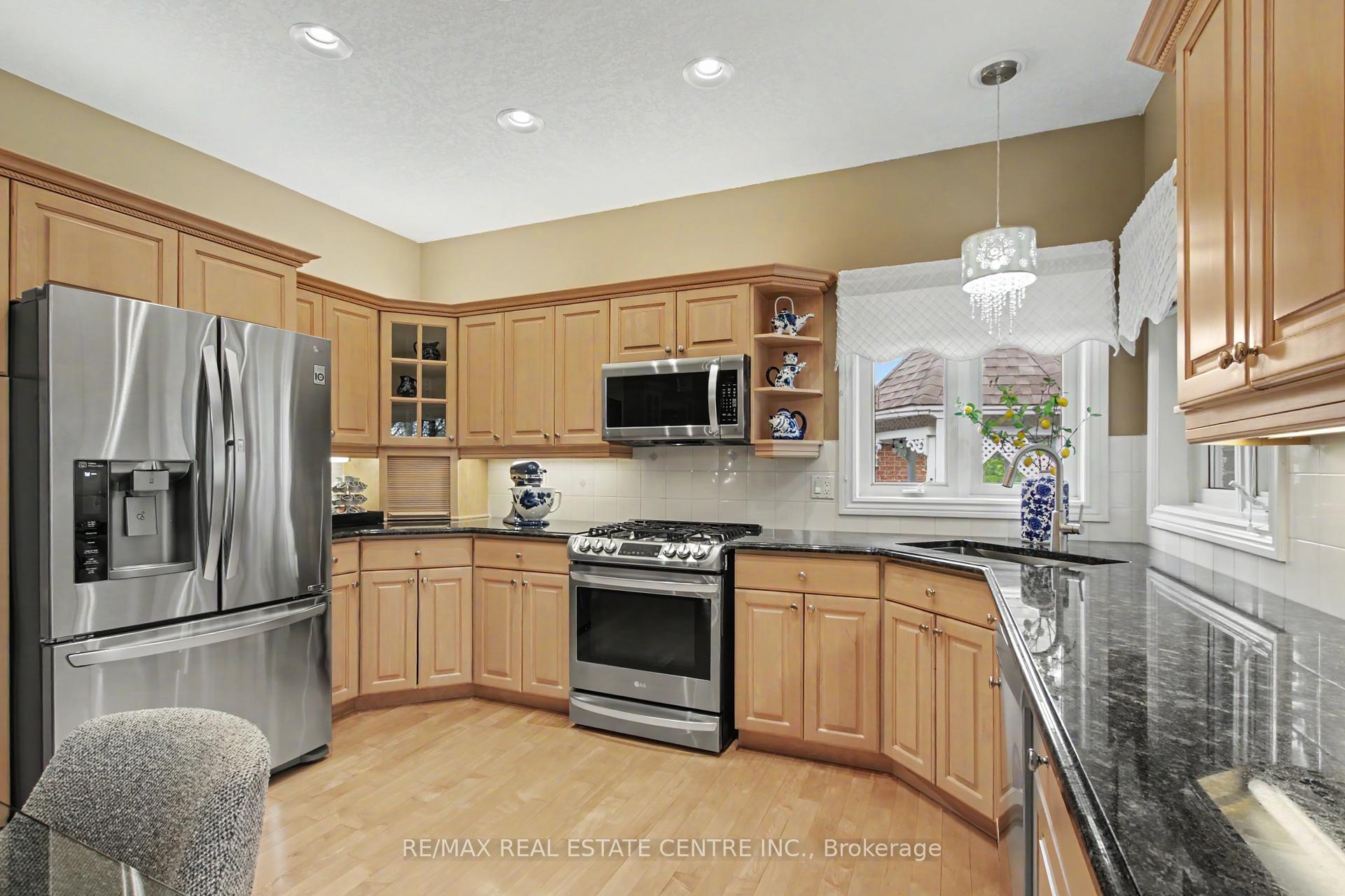 Photo 14 of 183 Taylor Avenue, Cambridge, Christopher-Champlain — HOMEH