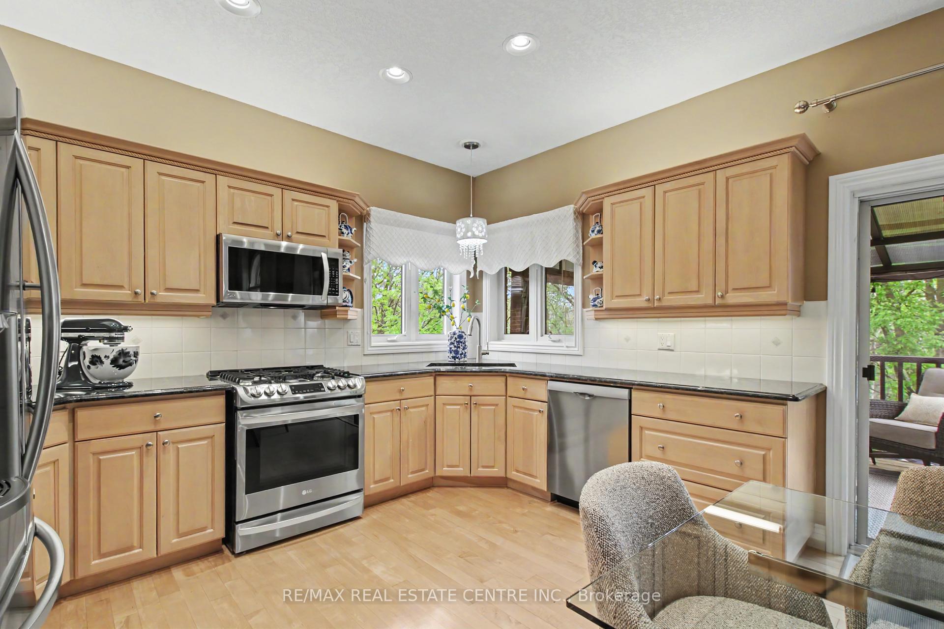 Photo 15 of 183 Taylor Avenue, Cambridge, Christopher-Champlain — HOMEH