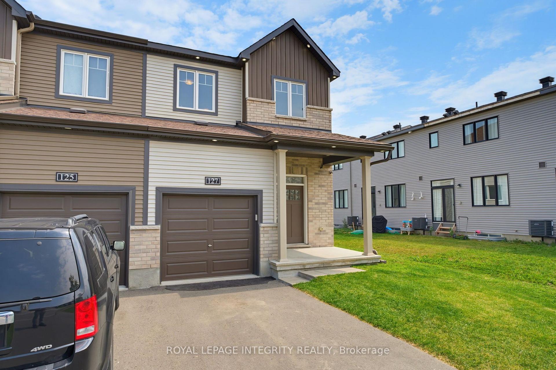 Photo 5 of 127 Chakra Street, Ottawa, Barrhaven - Heritage Park — HOMEH